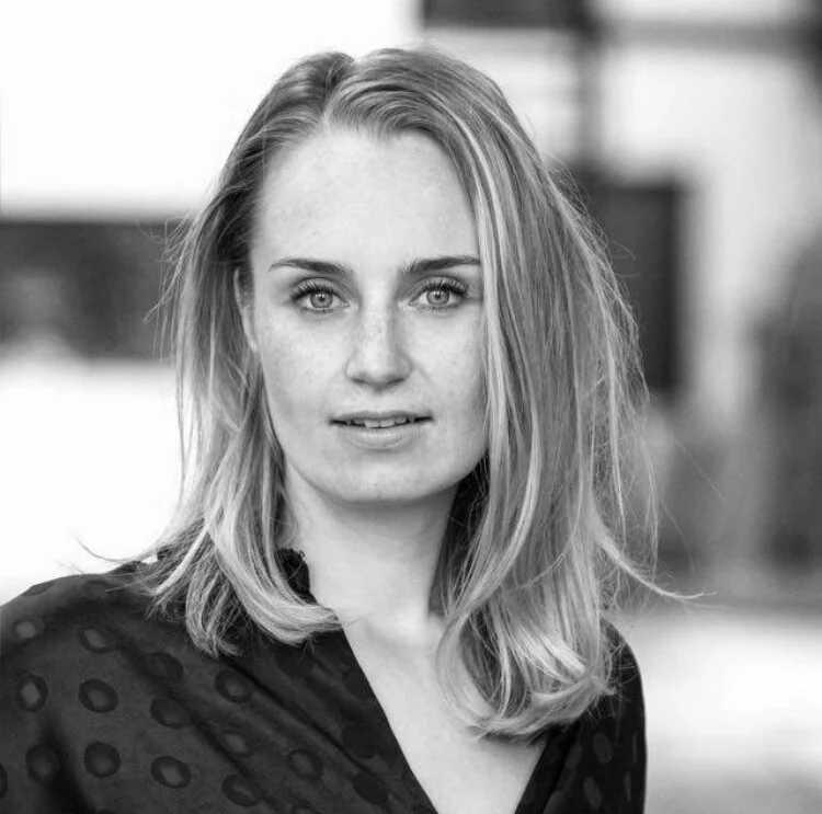 Black and white portrait: Gisela, owner of Studio GD.