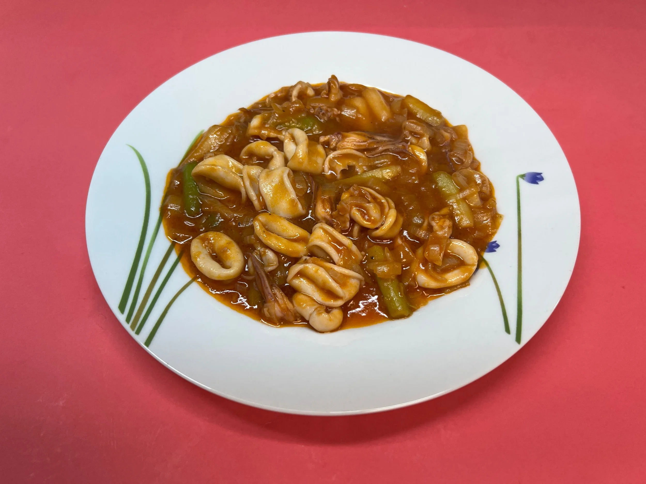 Calamares con tomate