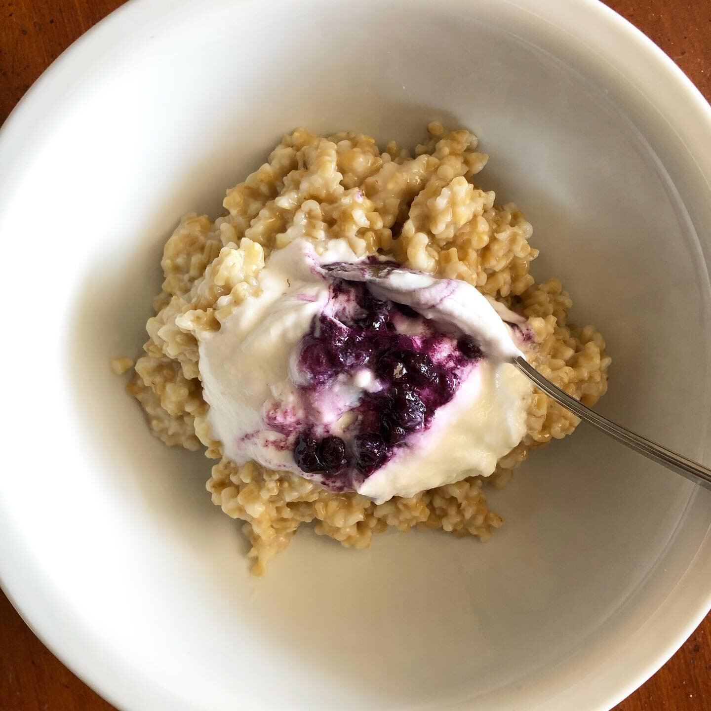 Privileged to have a paycheck and be able to WFH, with special thanks to @riverineranch @grownyc 

#wfhtips #oatmeal #blueberryyogurt #farmersmarketsareessential #mondaymindset