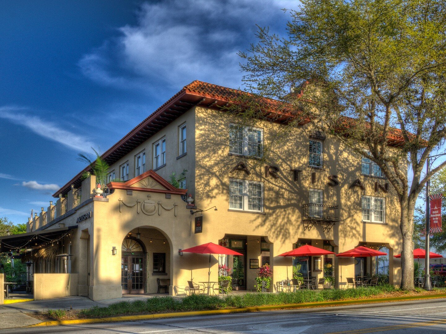 Experience Unforgettable Luxury at The Historic ARTISAN Downtown Hotel in DeLand, FL ✨🏨

Welcome to The Historic ARTISAN Downtown Hotel, where we redefine boutique luxury and create the ultimate escape for our guests. Nestled in the heart of DeLand,