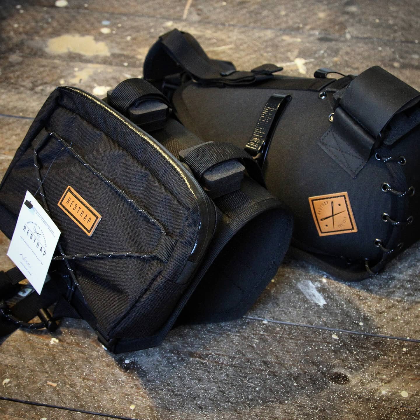 #NewKitDay Part 3

Restrap bar bag and rear holster for full adventure spec. I originally ordered the orange laced versions (there's an orange theme going on today) but when Wiggle accidentally shipped me the black front bag, I decided that I preferr