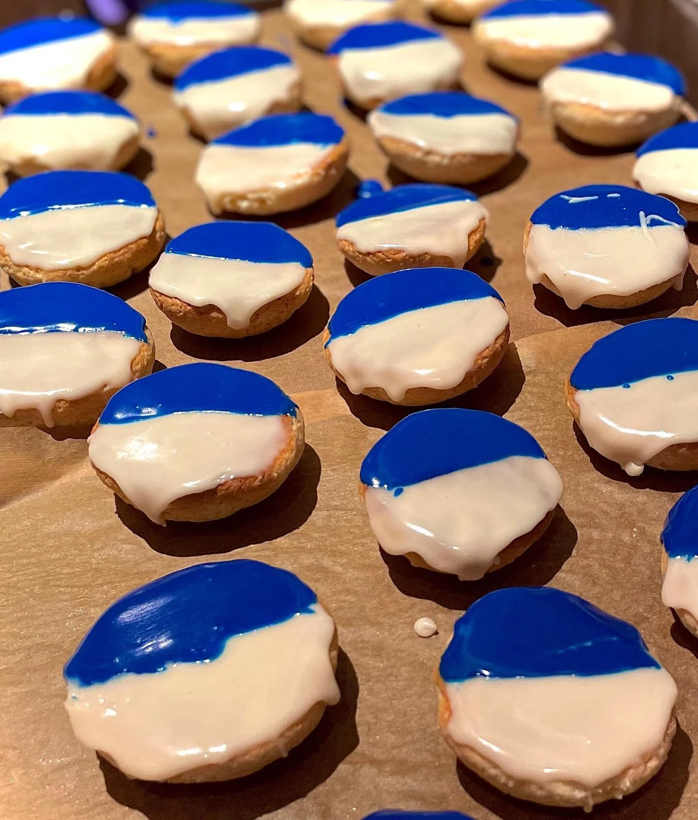 Happy Hannukah to those to celebrate! Celebrating night two with a twist on the traditional to create Blue and White Cookies!! #chagsameach #homecook #baker #homebaker #halfmoons #blueandwhite #cookies #icing #yummy #sweettooth