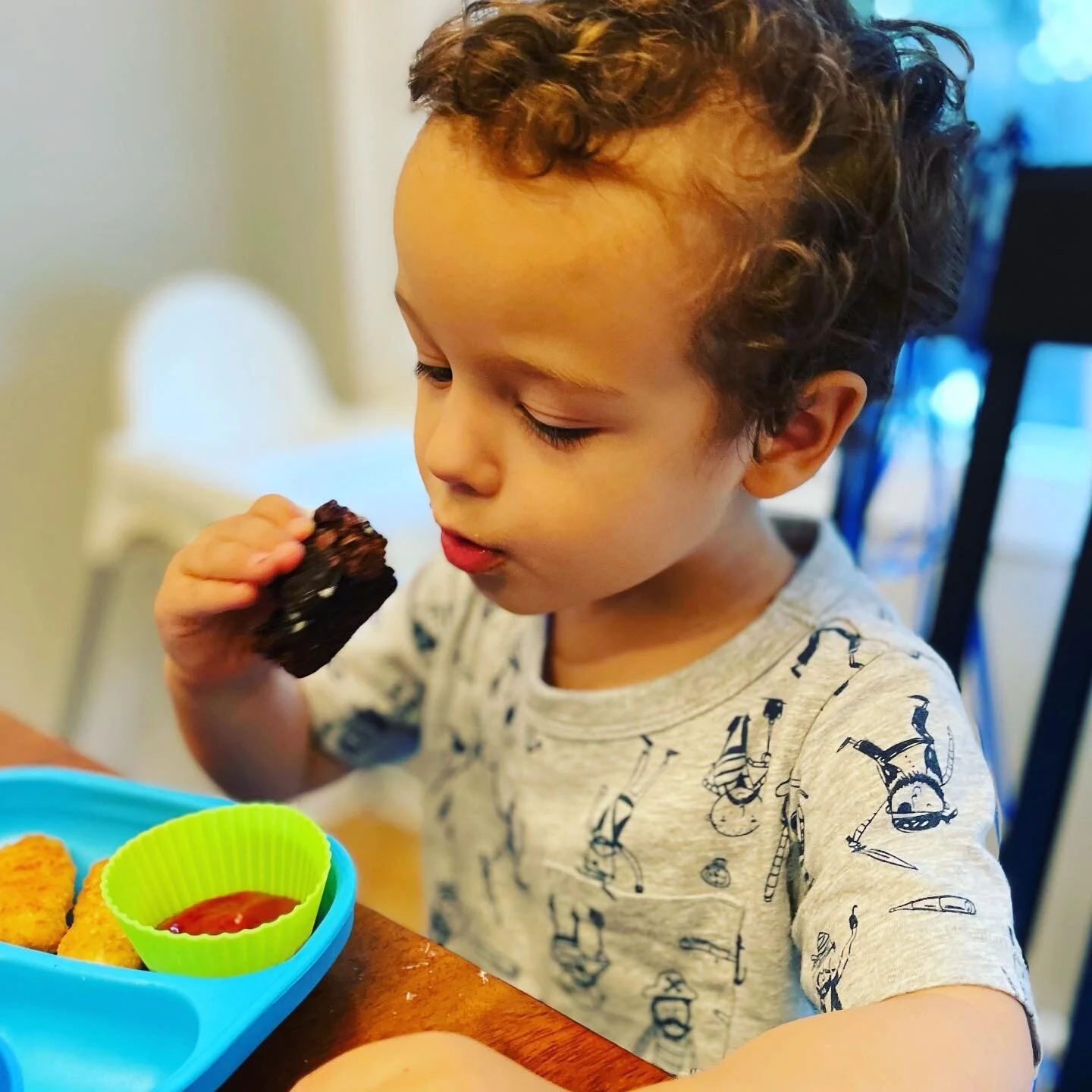 When the brownies are nephew approved #brownies #oreom&amp;mbrownies #homebaker #sweetdonsweets #sochocolatey #yummm