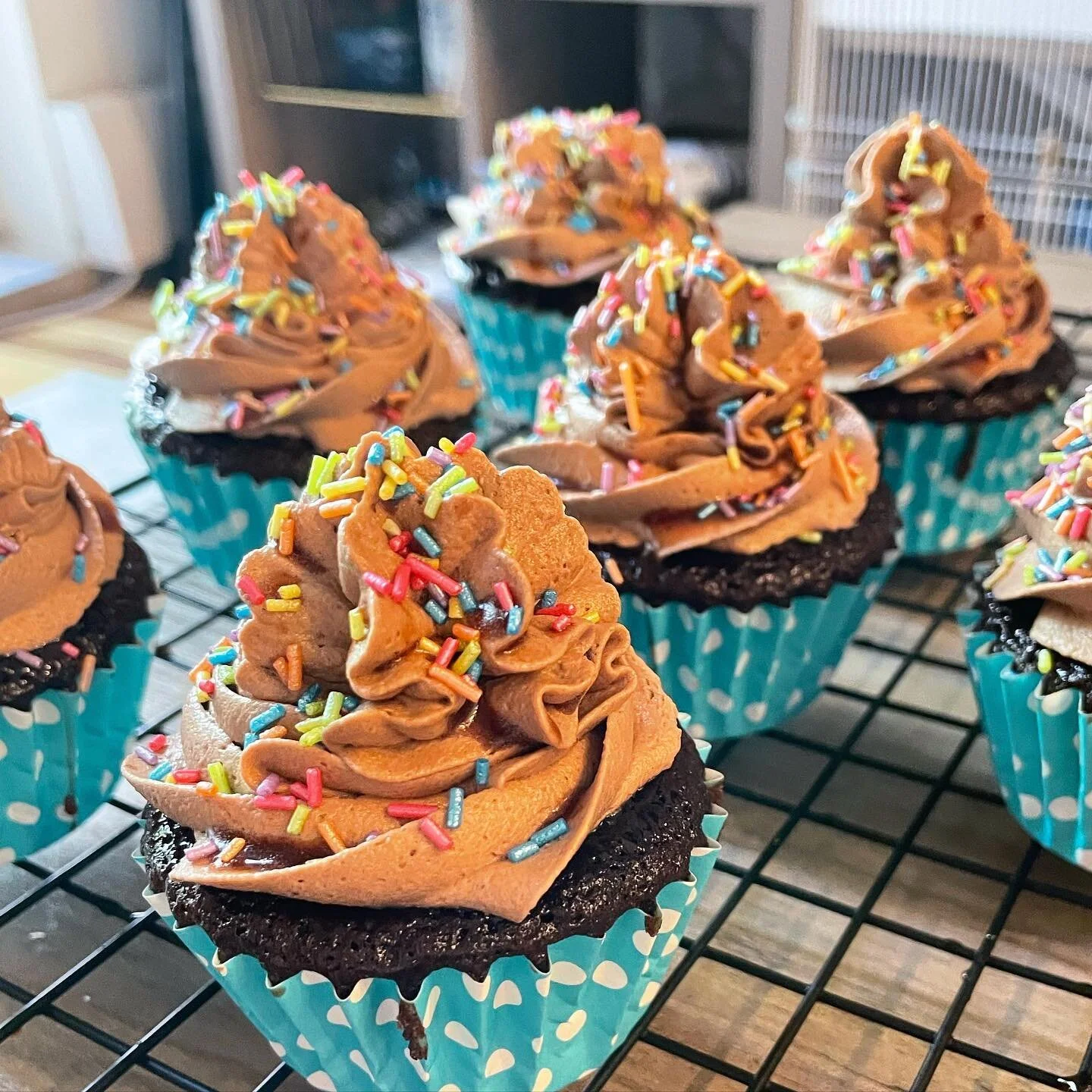 Baking up some Chocolate Cupcakes for an @eatwoodspoon order today!! Check me out on the app- open today, Thursday, and Friday this week!