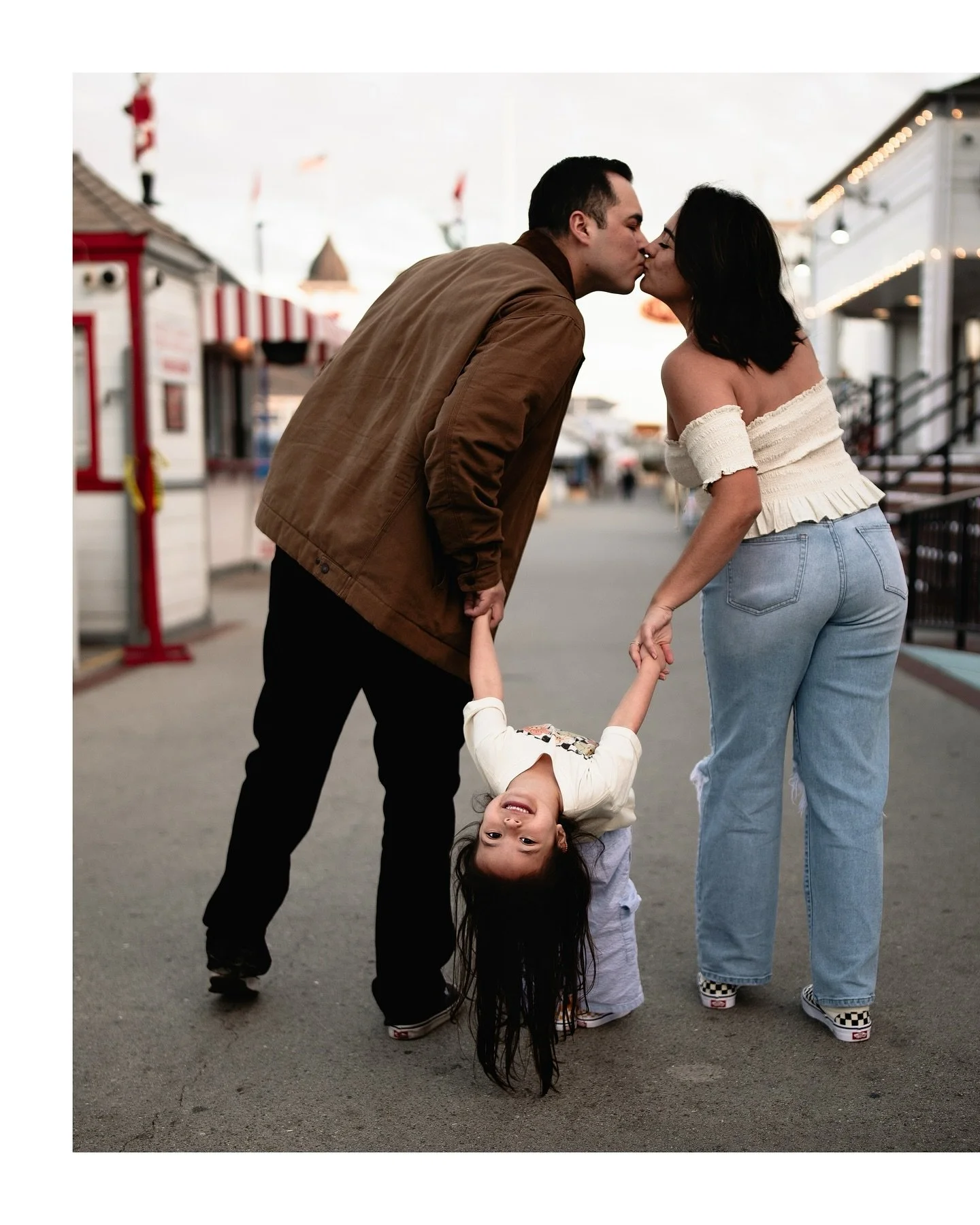 One of the hardest parts of posting is choosing which photo to share first 🙈 but I love this first one ‘cause it wasn’t planned! Little one was just having fun and I got to be there to capture it 🥰