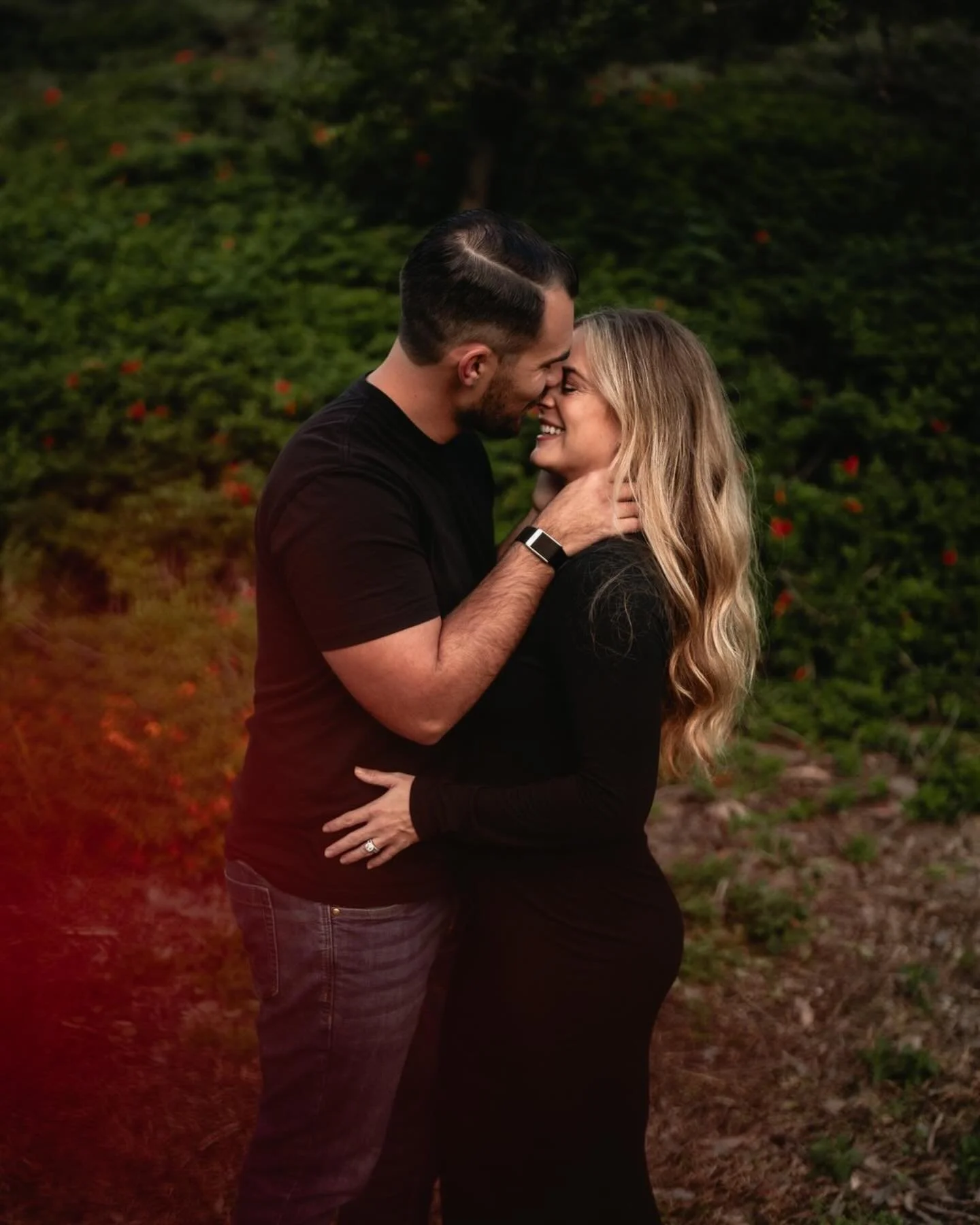 You don&rsquo;t know how excited I am for this little, growing family 🥹 We can&rsquo;t wait to meet you baby girl!! 
.
.
.
#socalfamilyphotographer #orangecountyfamilyphotography