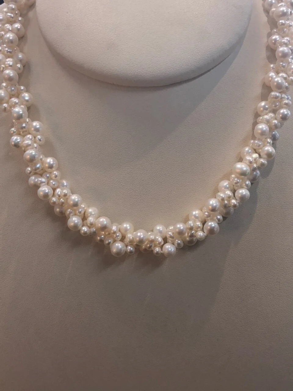 Looped Pearl Strand