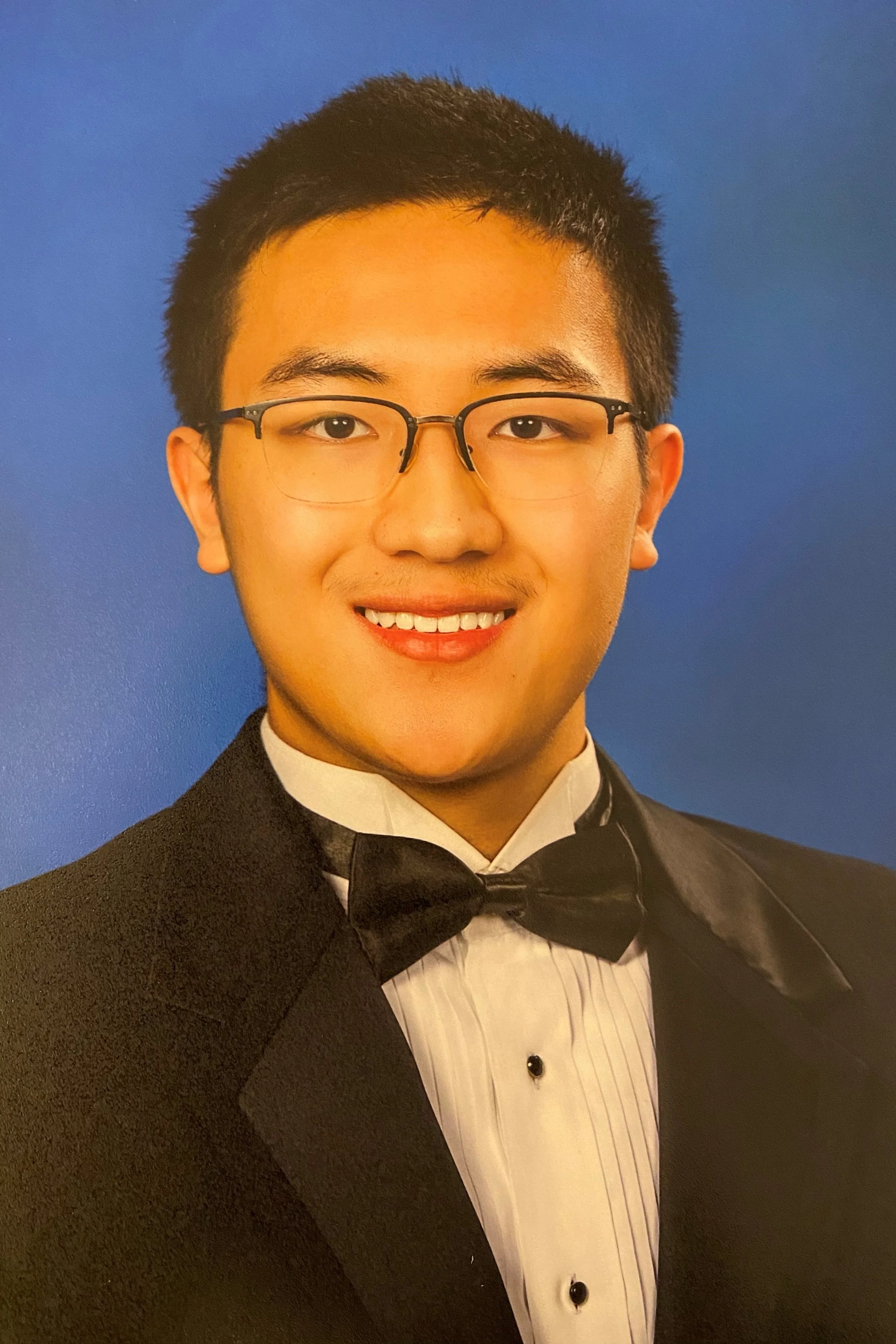 Sr. D.:  Edric Han, Piano; First Prize, Outstanding Performance Award of $2000