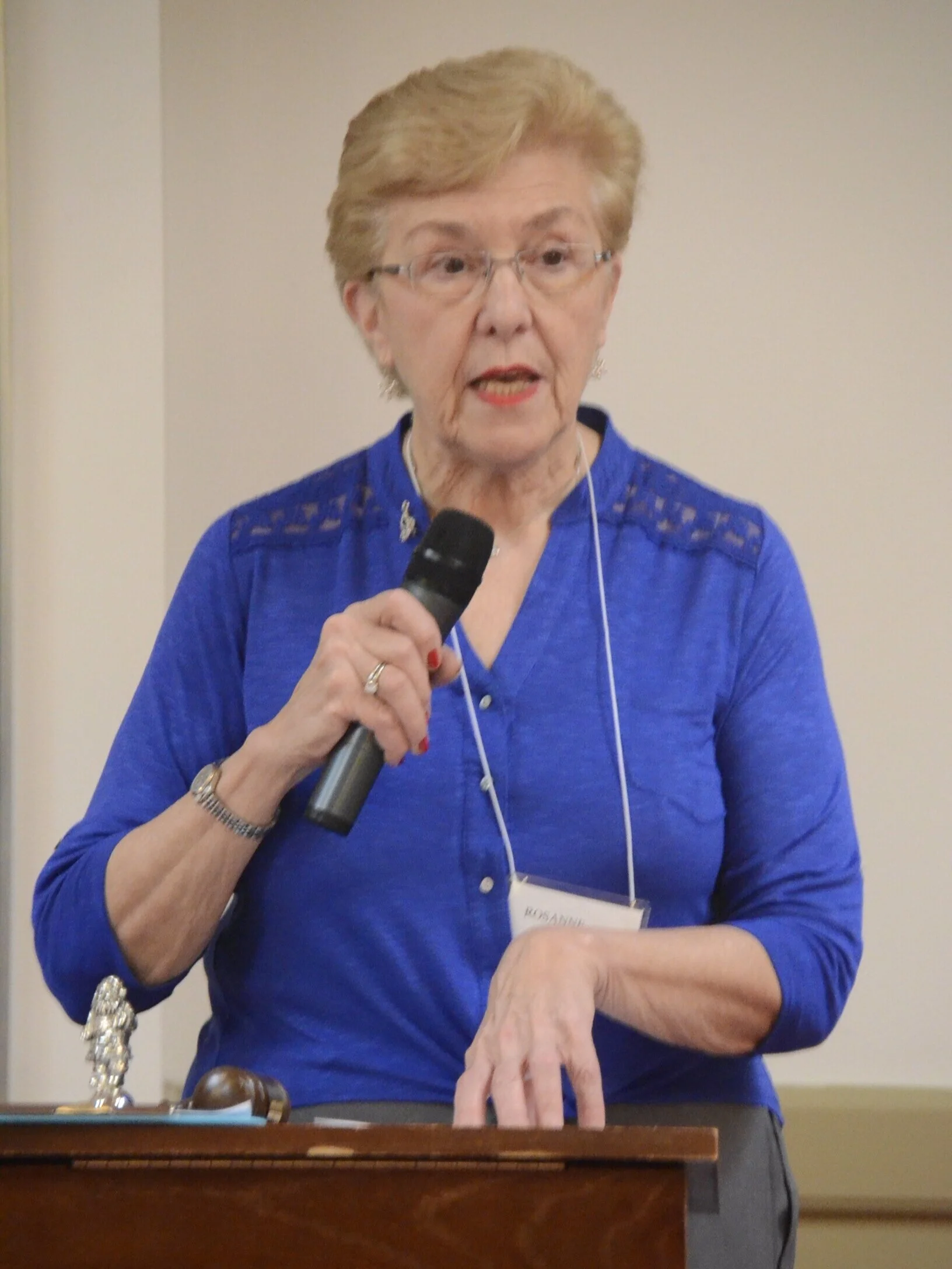 Jan 21st Monthly Meeting:  Rosanne Reddin, President, welcomes members and guests