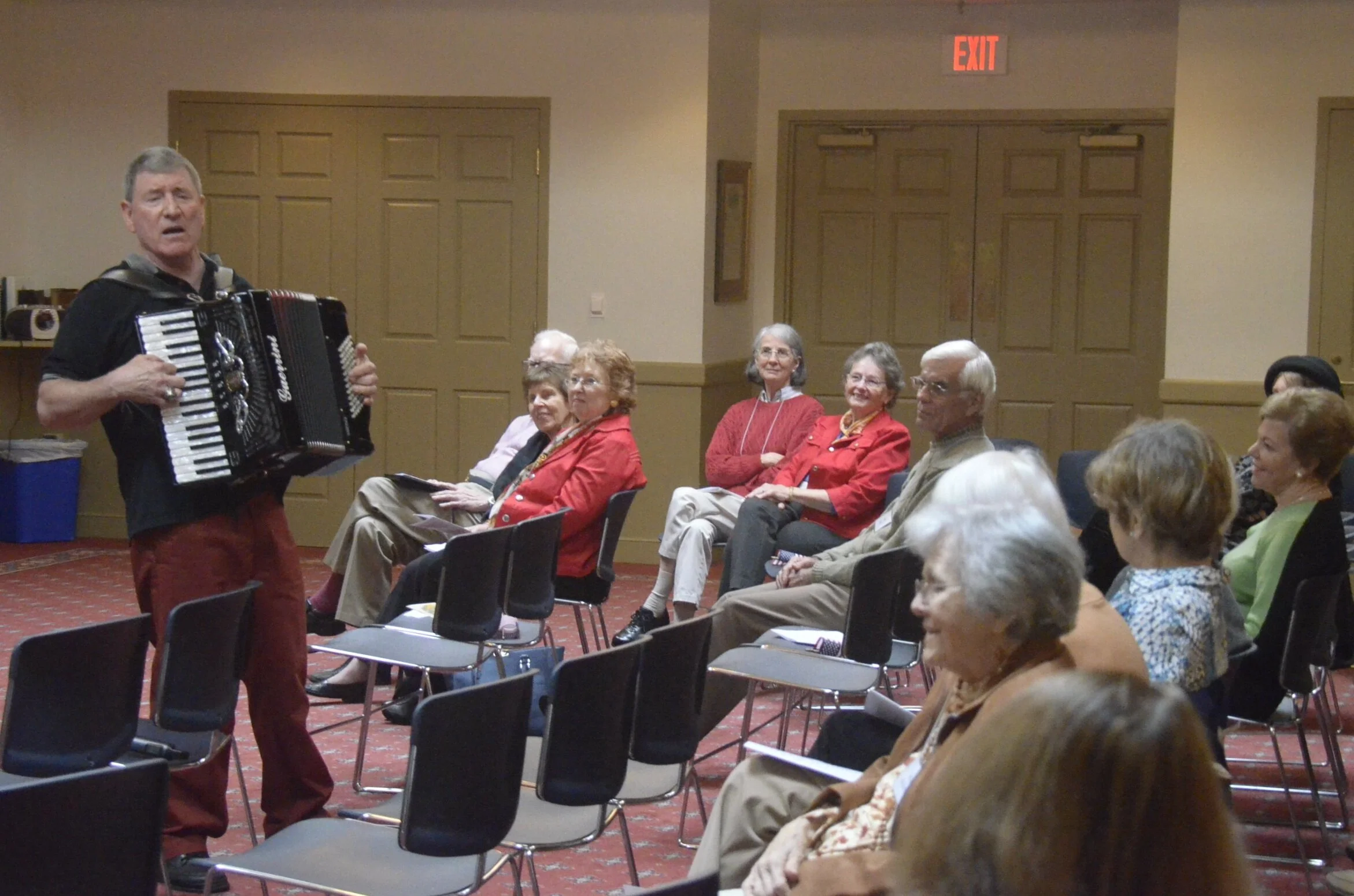 WMC members and guests enjoy the performance!