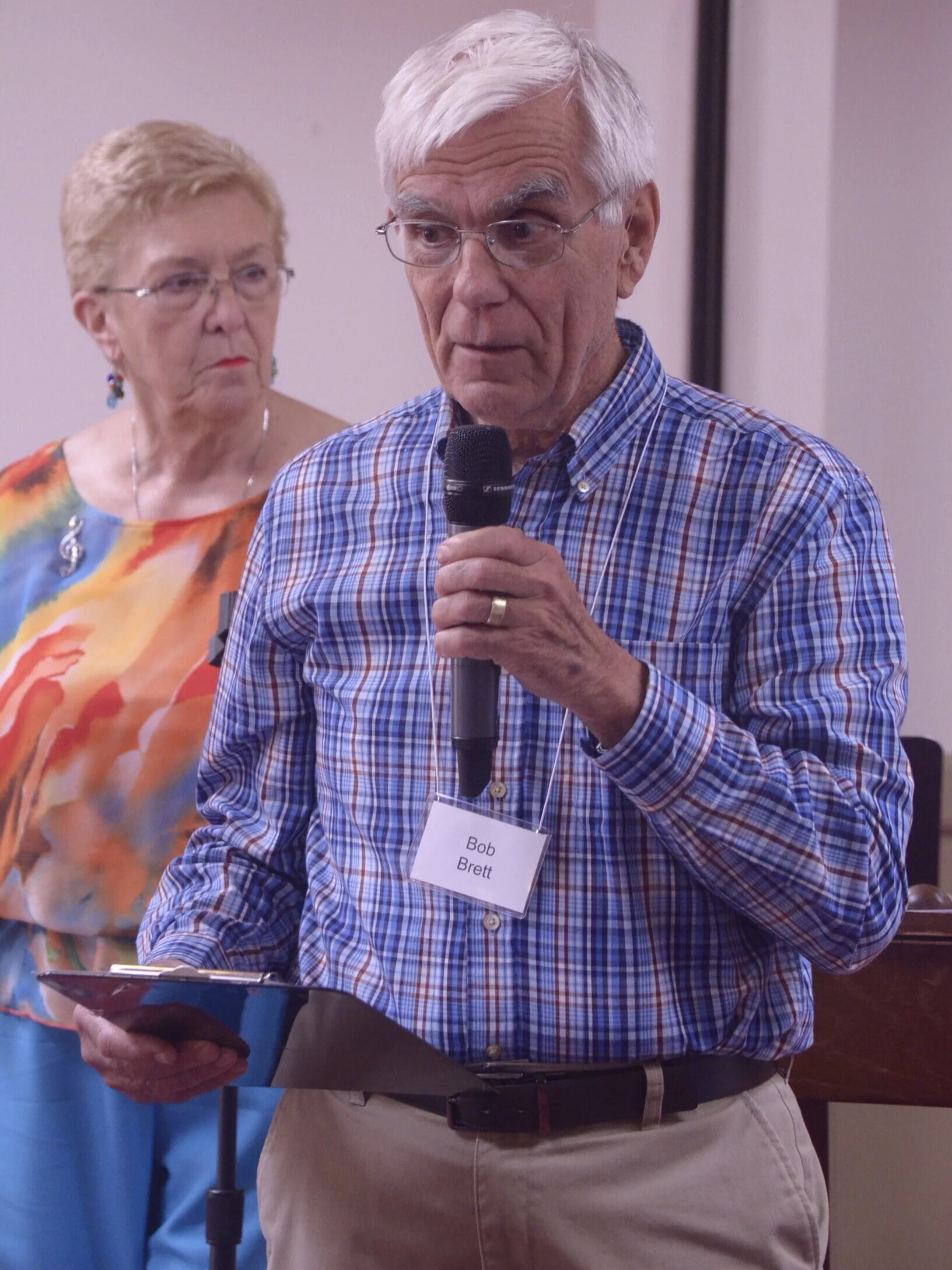 Bob Brett, Hospitality Committee, thanks April Hospitality donors