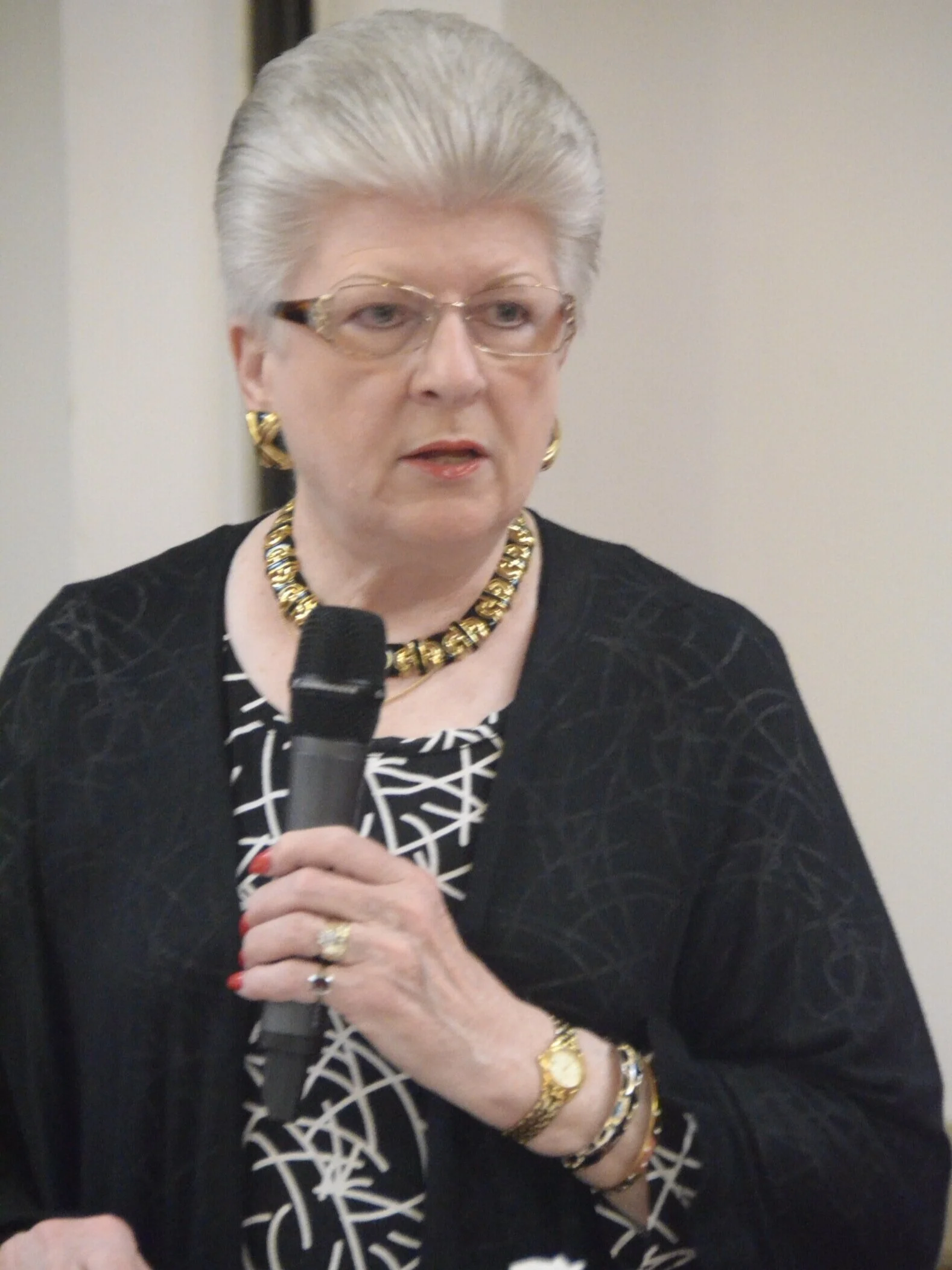 May 16th Annual Luncheon and GIA Winners Program: Donna Herman, President, welcomes WMC members, guests, GIA students and families