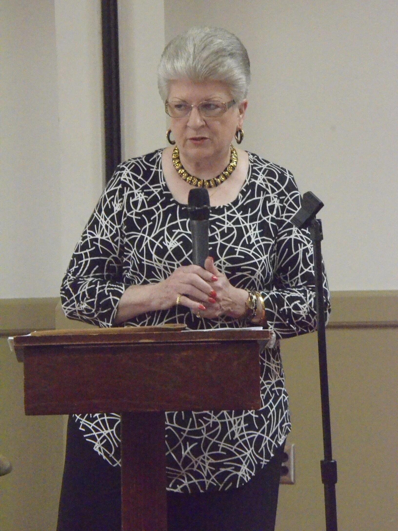 Sept 19th Monthly Meeting: Donna Herman, President, welcomes WMC members and guests