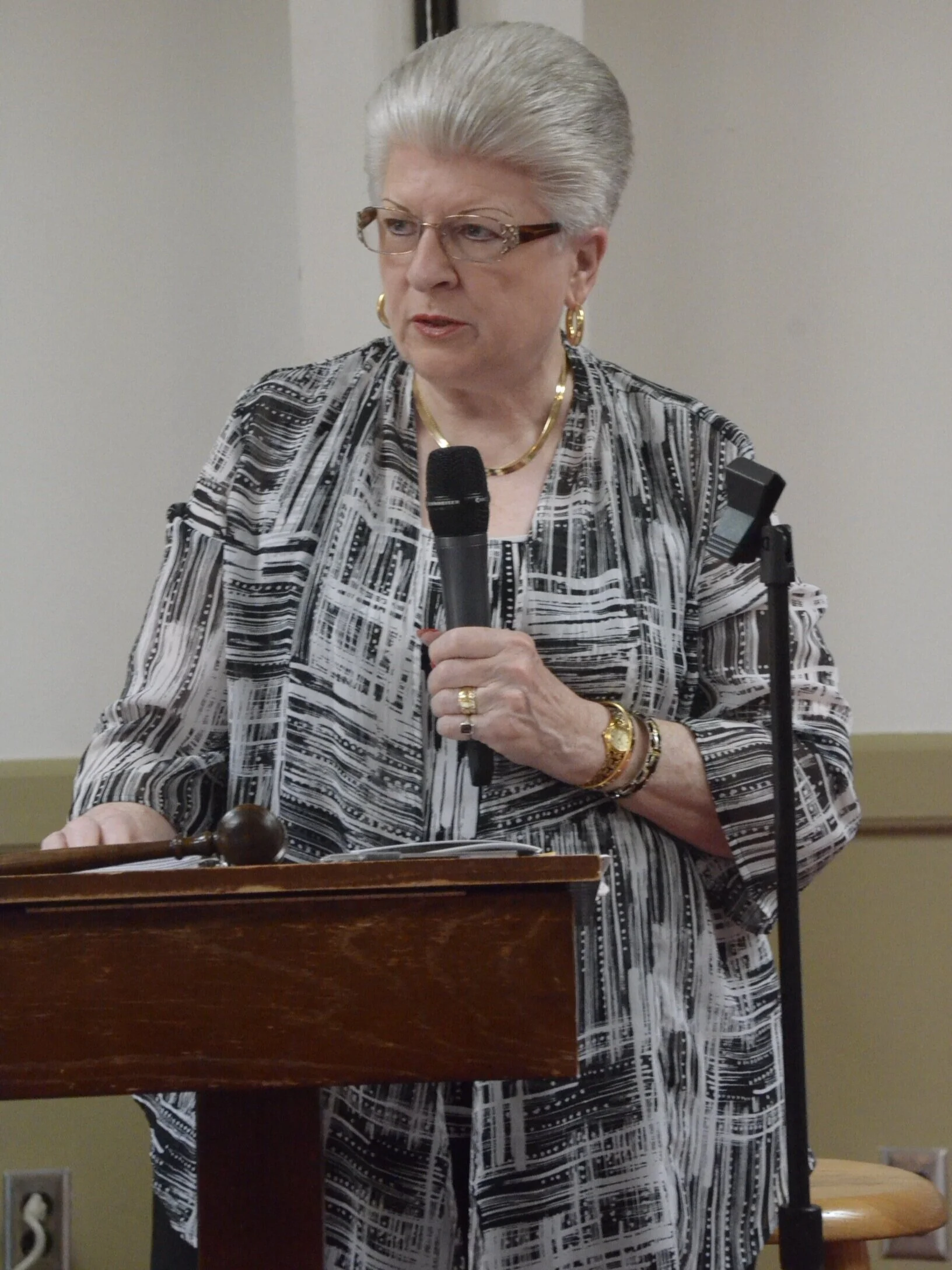 Sept 18th Monthly Meeting: Donna Herman, President, welcomes WMC members and guests