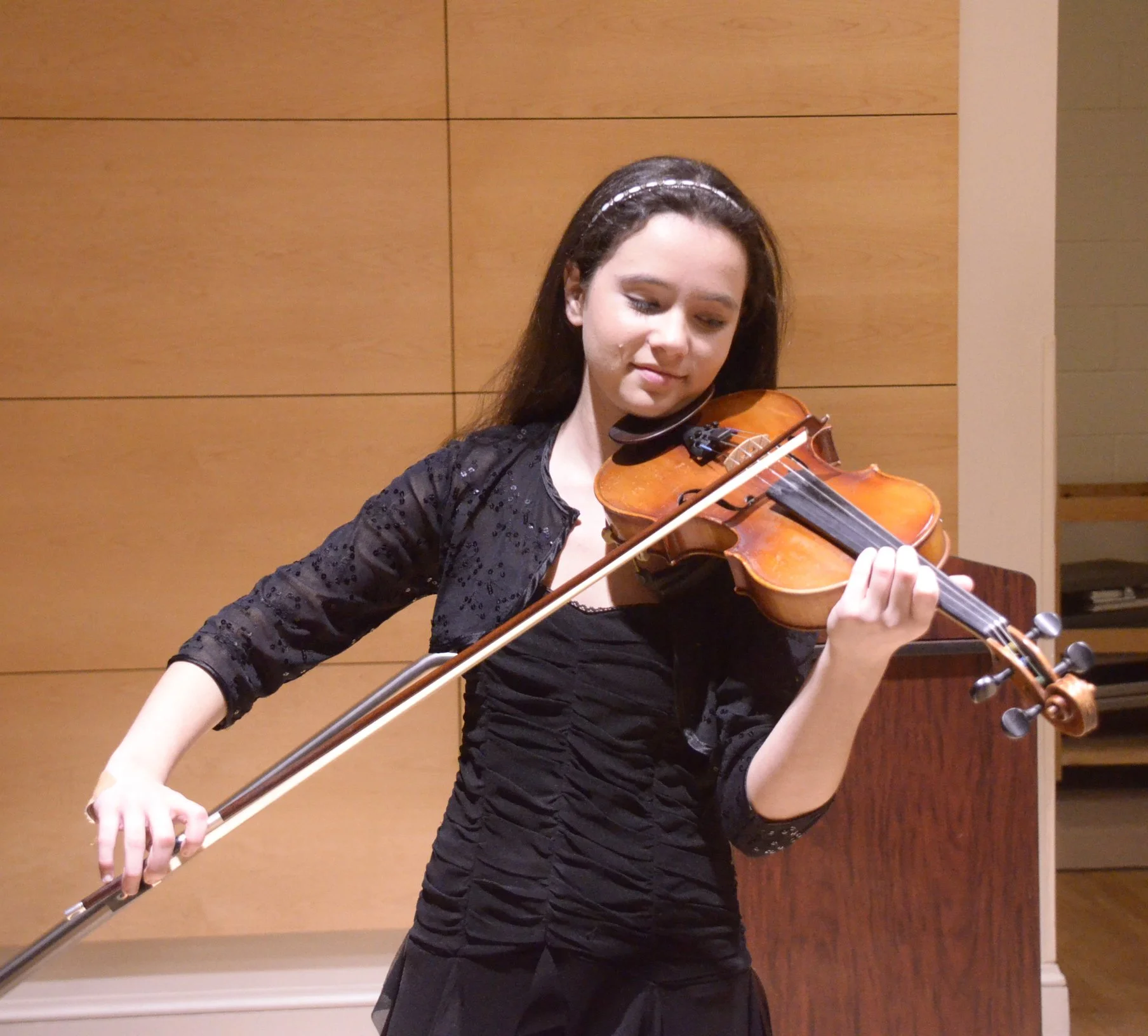 Sr. D.:  Sarah Heifetz, Violin; First Prize, Outstanding Performance Award of $750
