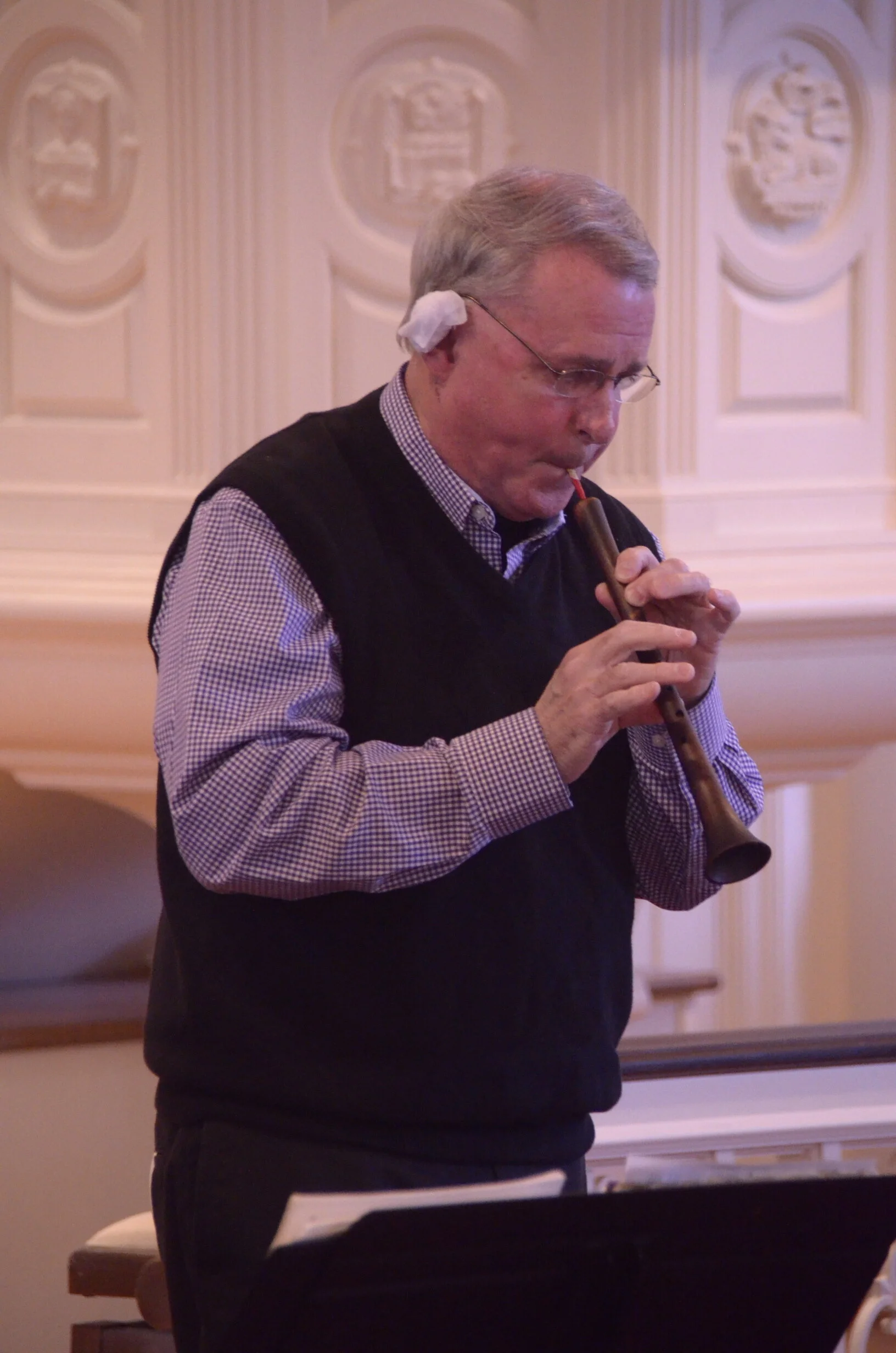 Tom Marshall plays a flauto traverso