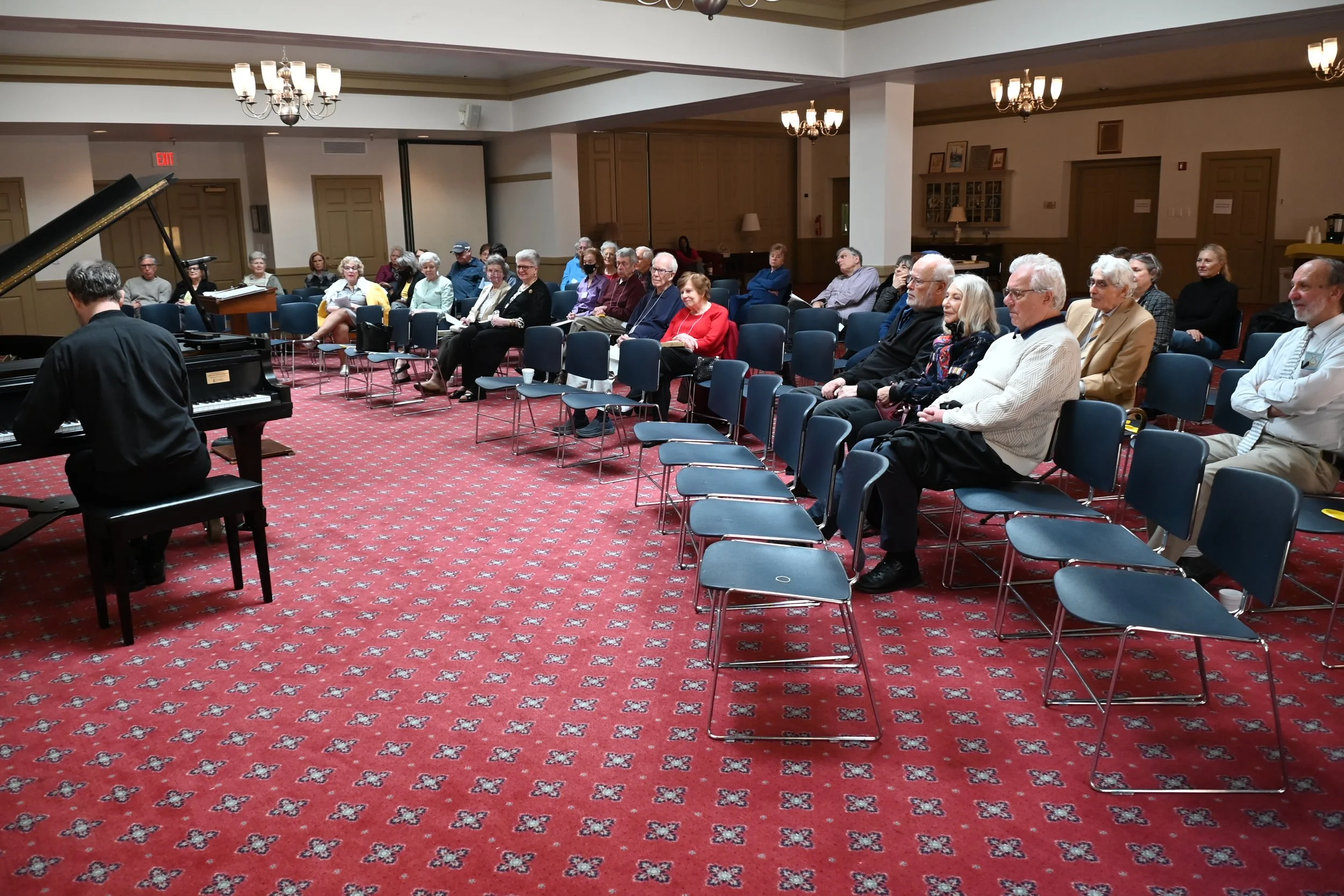 WMC, Inc. members and guests enjoy the performance!