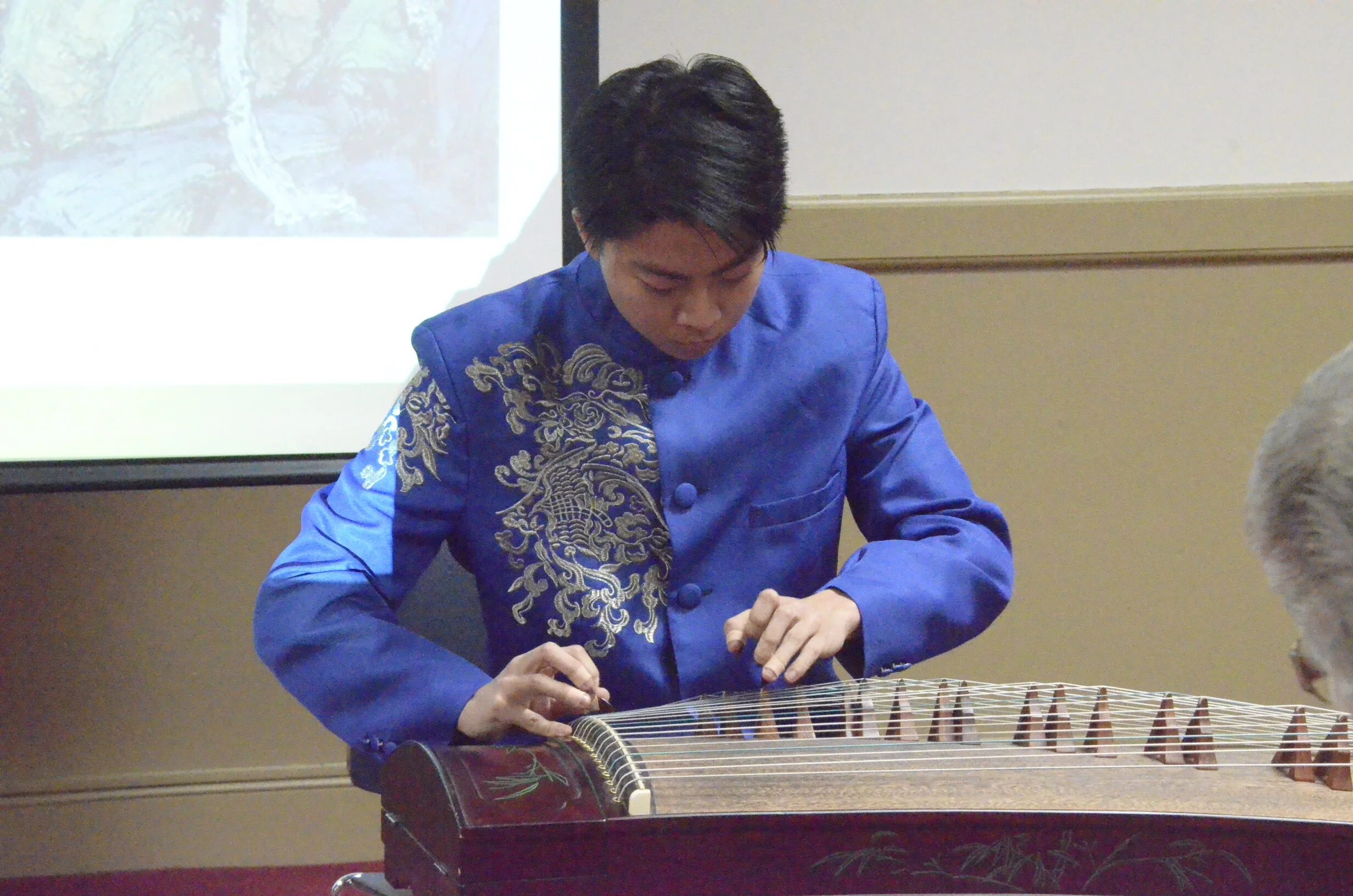 Borong Tsai performs Call of the Phoenix on the Chinese GuZheng