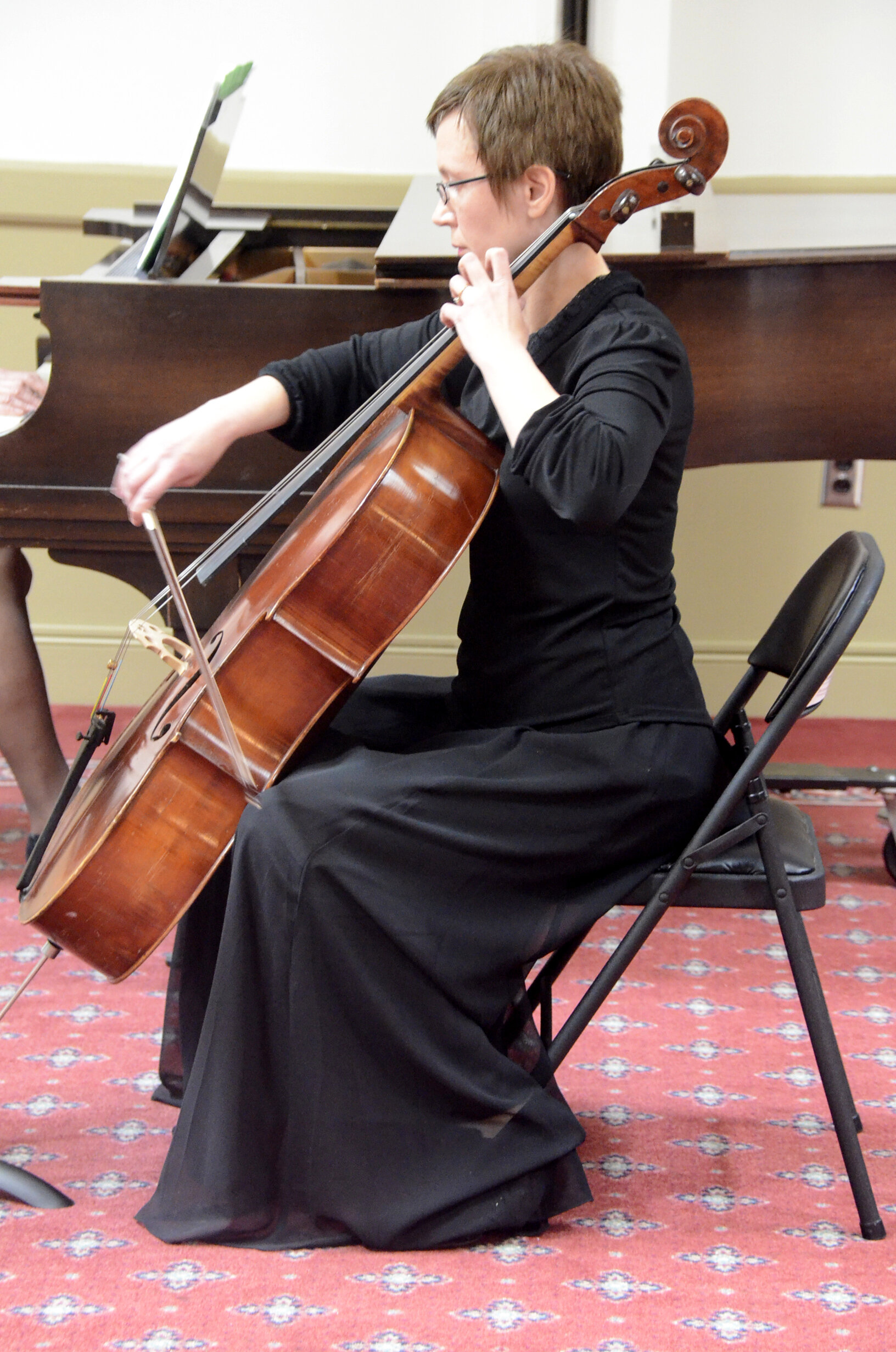 Marina Hayes, cello