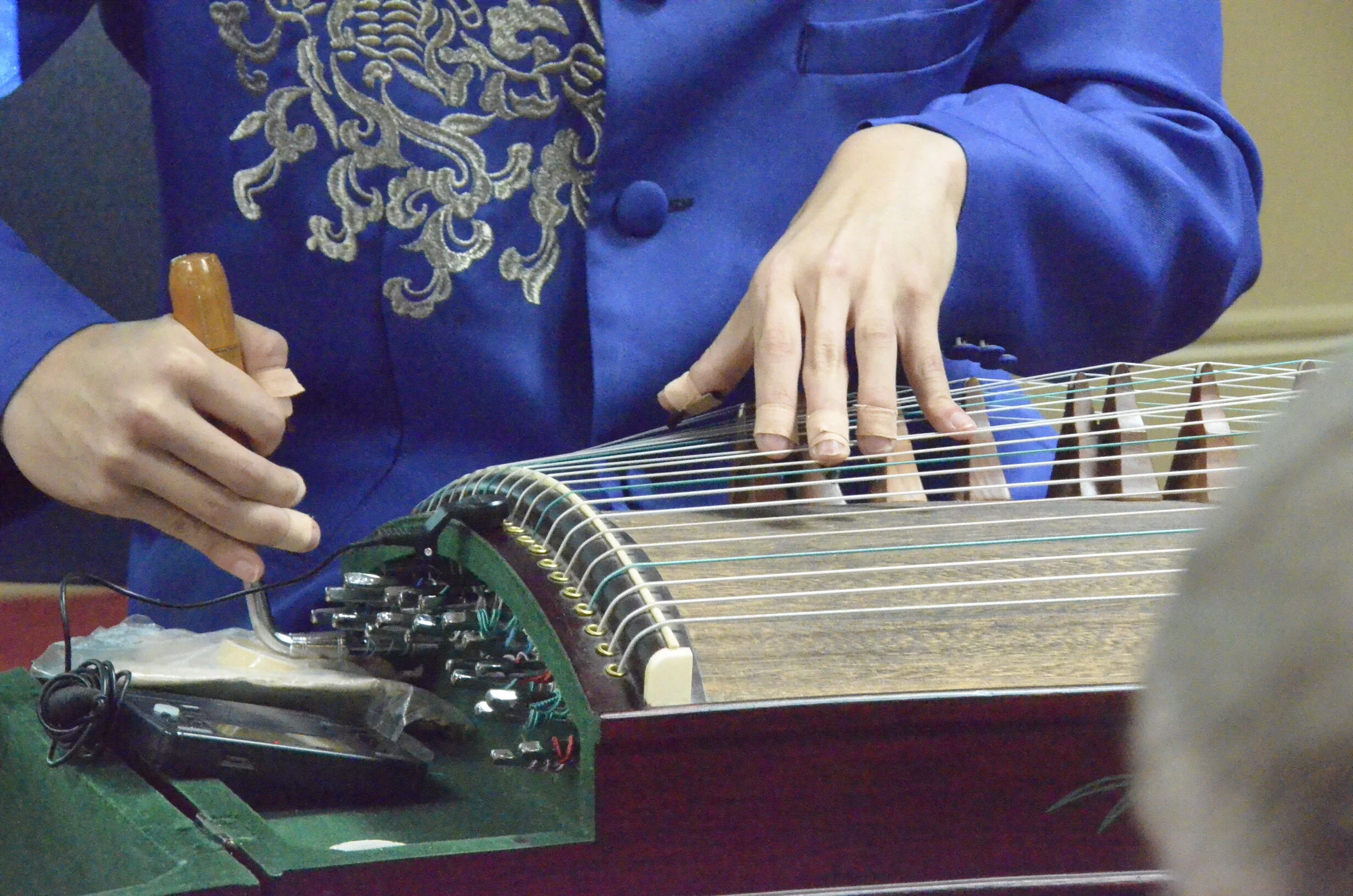 Dance of the Yi People, by Wang Hui Ran, on the Chinese GuZheng