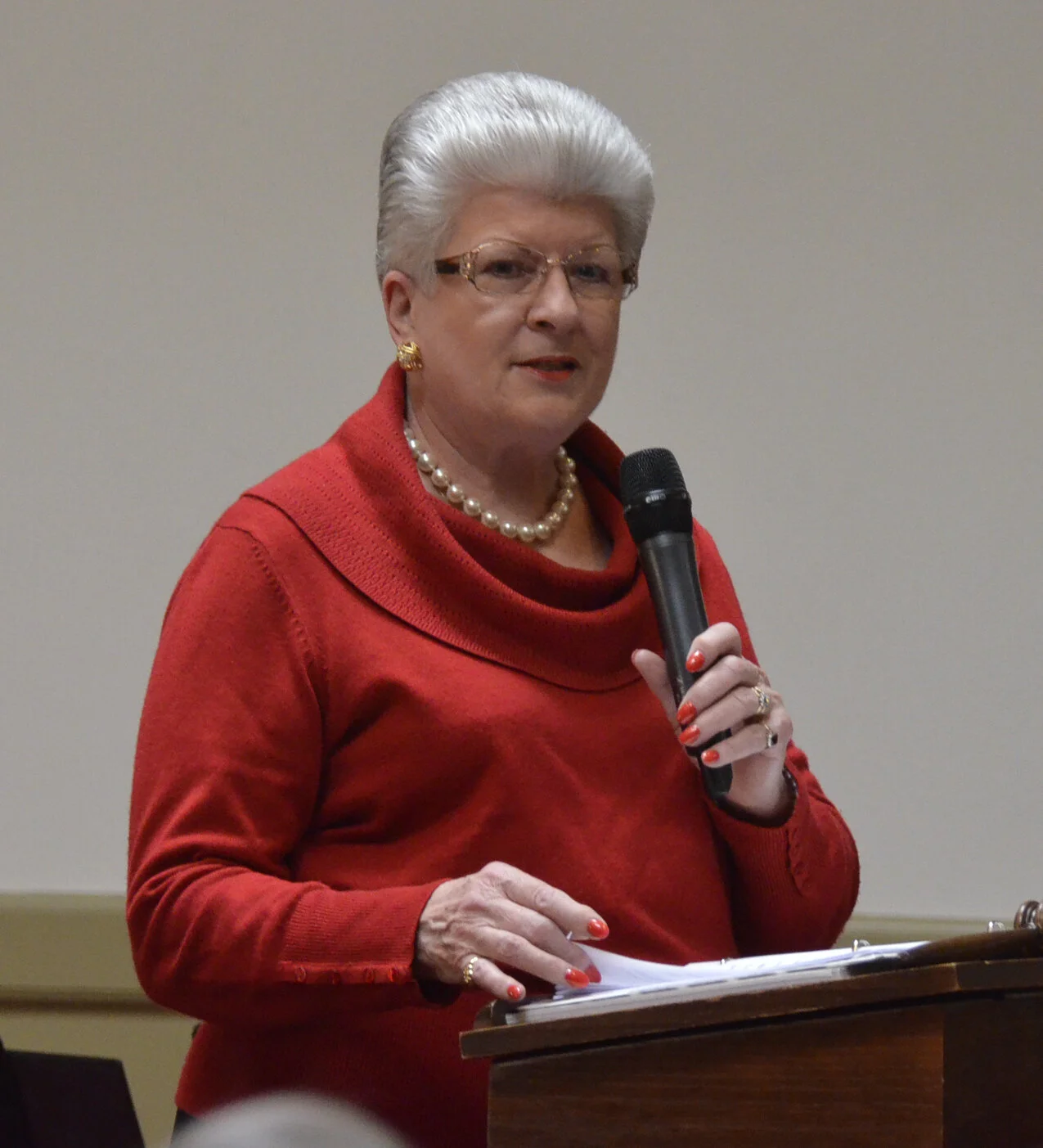 Dec 21st Monthly Meeting:  Donna Herman, President, welcomes WMC members and guests