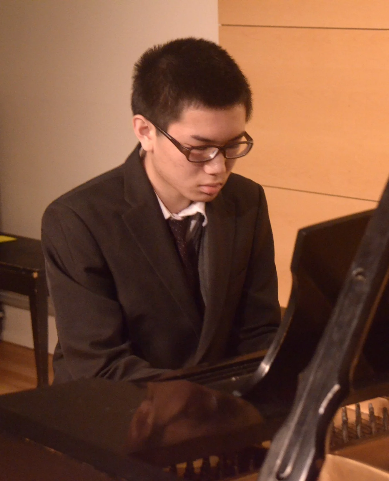 Jr. D.:  Kyle Hu, Piano; First Prize, Outstanding Performance Award of $750