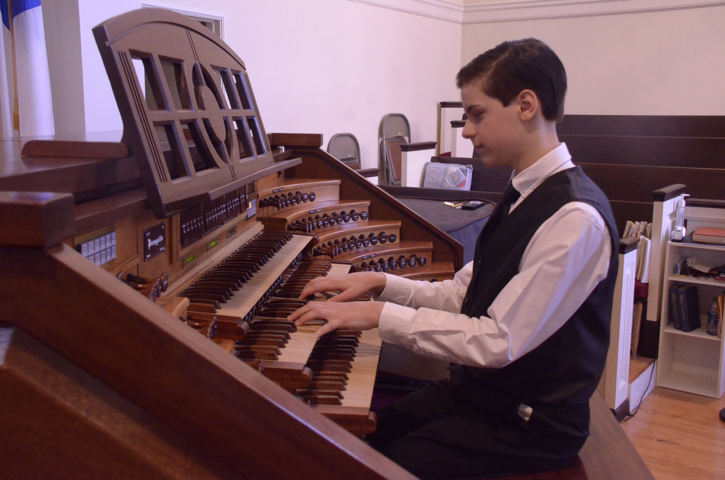 Michael Gibson, 2017 GIA Sr. D.: Second Prize, Musical Achievement Award of $1000, gives a surprise performance