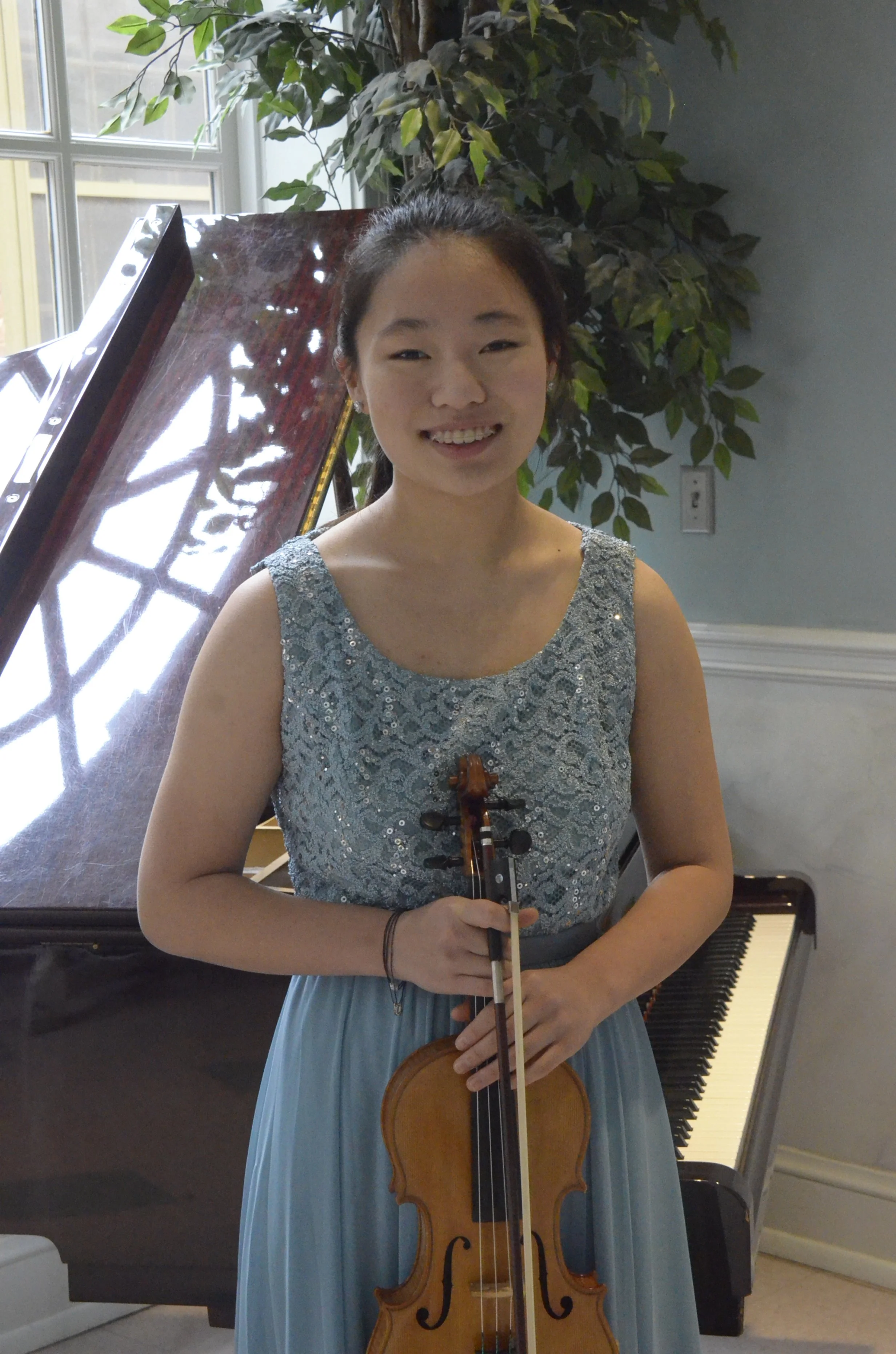 Sr. D.:  Yunseo Chung, Violin; First Prize, Outstanding Performance Award of $1750 (Co-Winner)