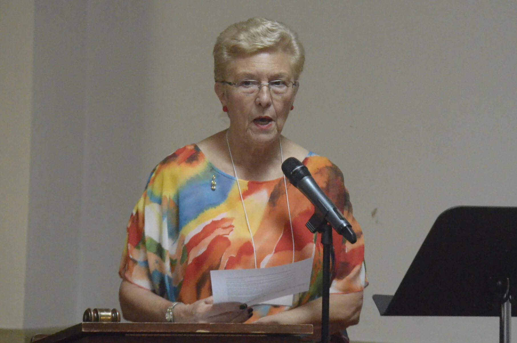 Sept 16th Monthly Meeting:  Rosanne Reddin, President, welcomes members and guests