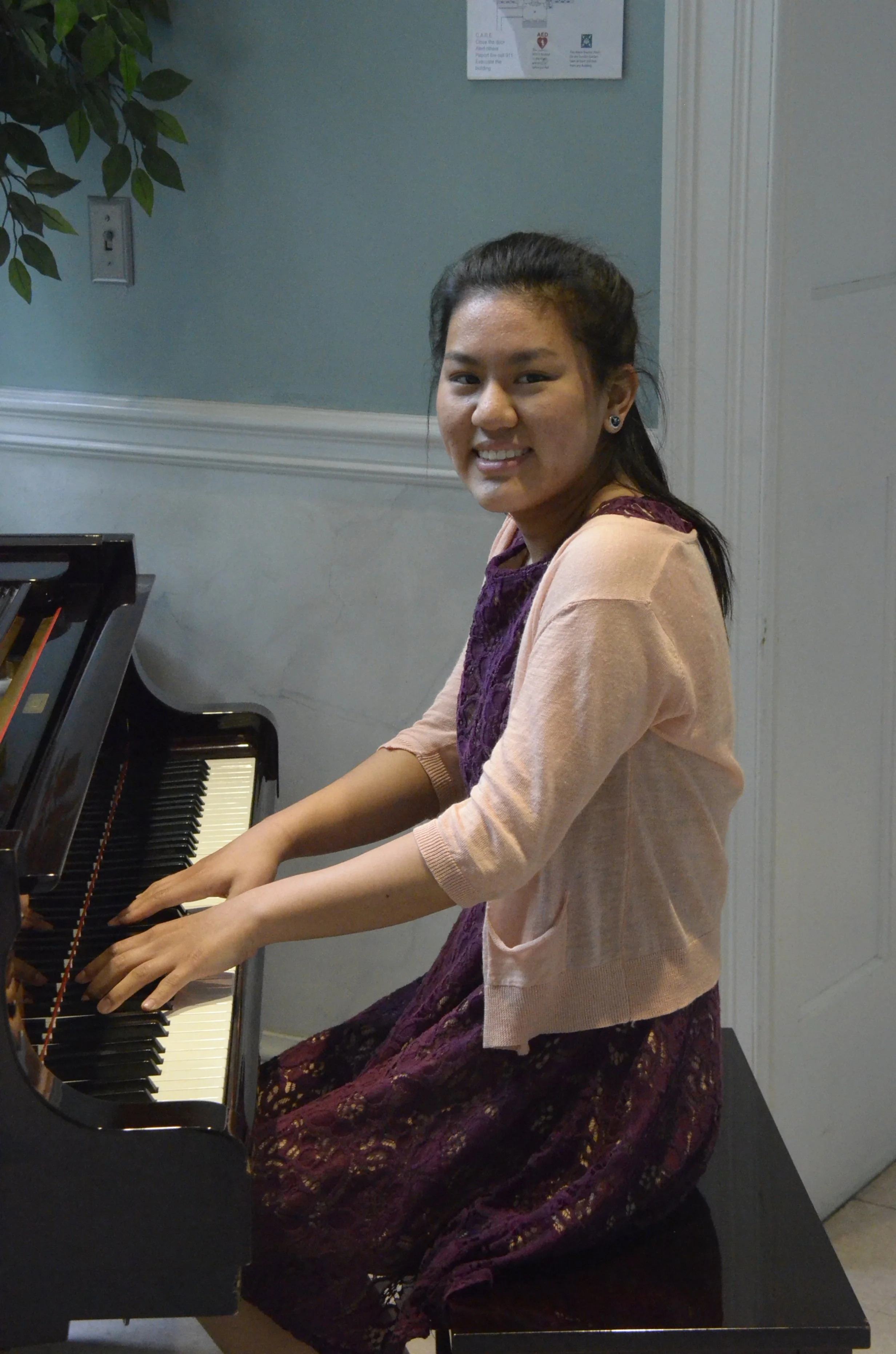 Sr. D.:  Jennifer Zhang, Piano; Honorable Mention and Encouragement Award of $425