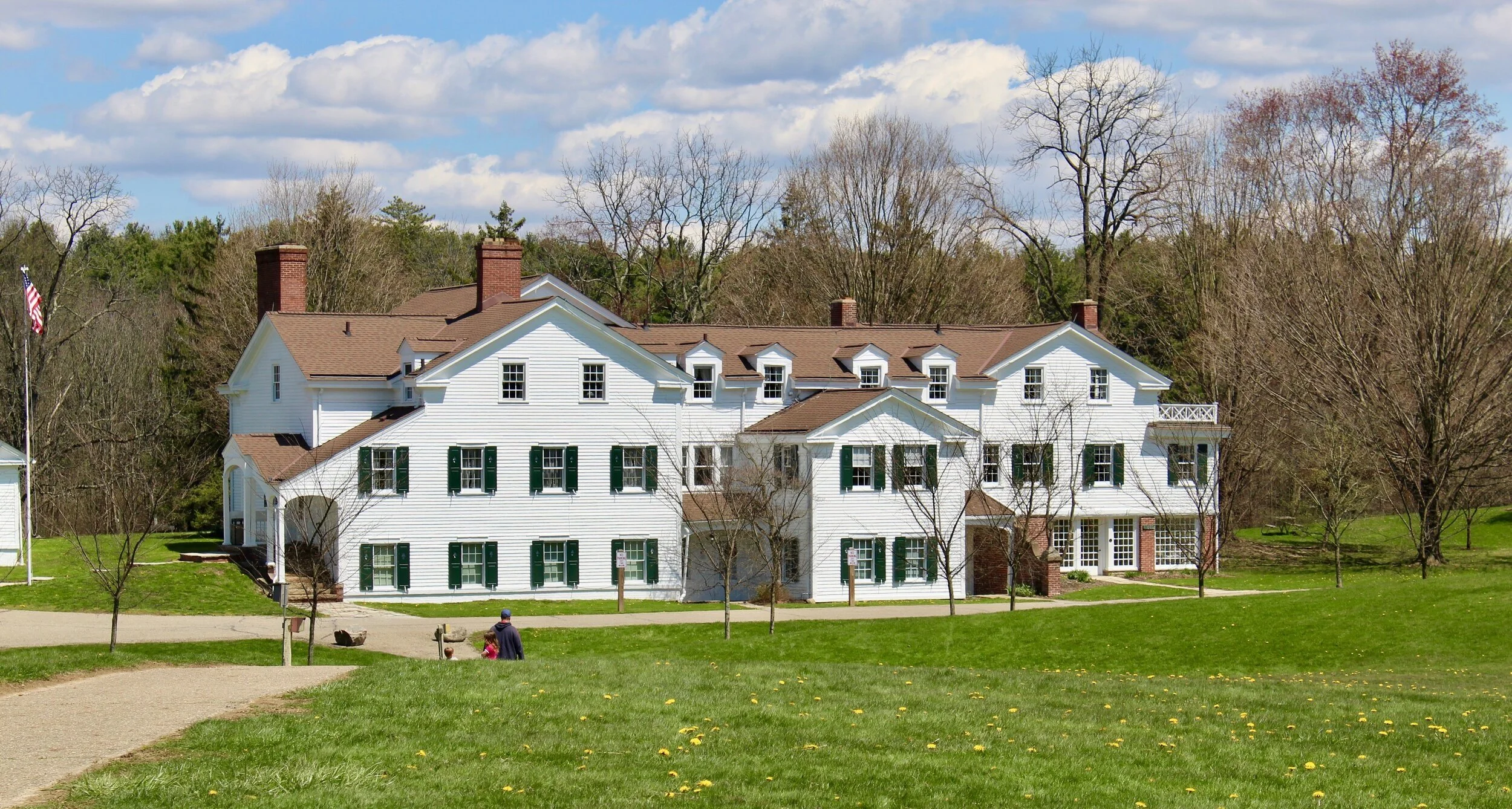 “COUNTRY DAY” AT THE HOLLOW