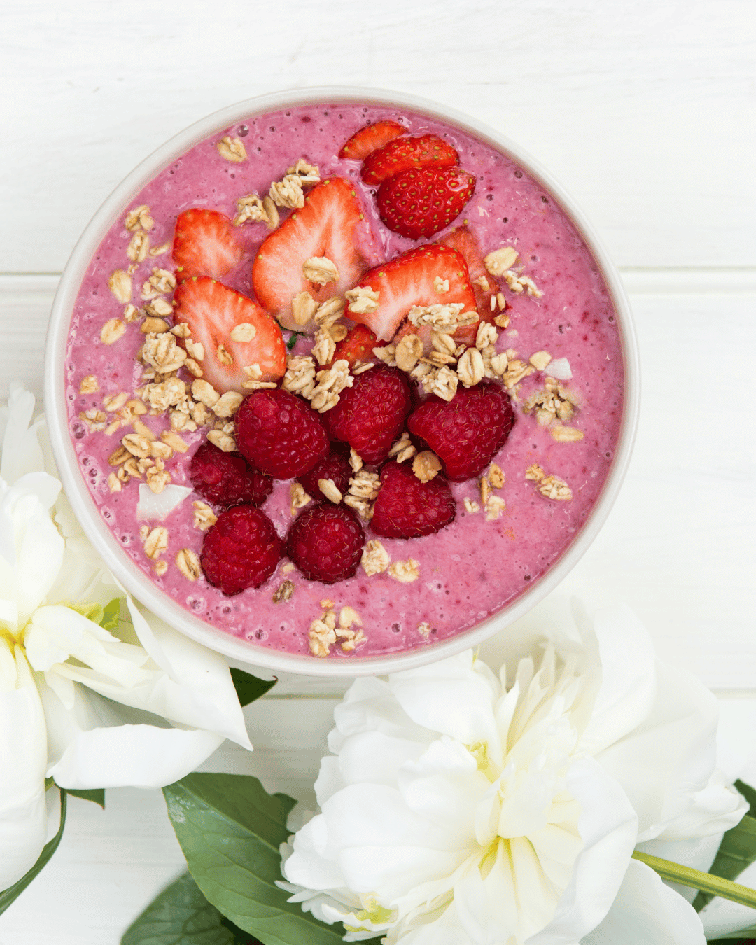 strawberry smoothie bowl recommended by a menopause nutritionist