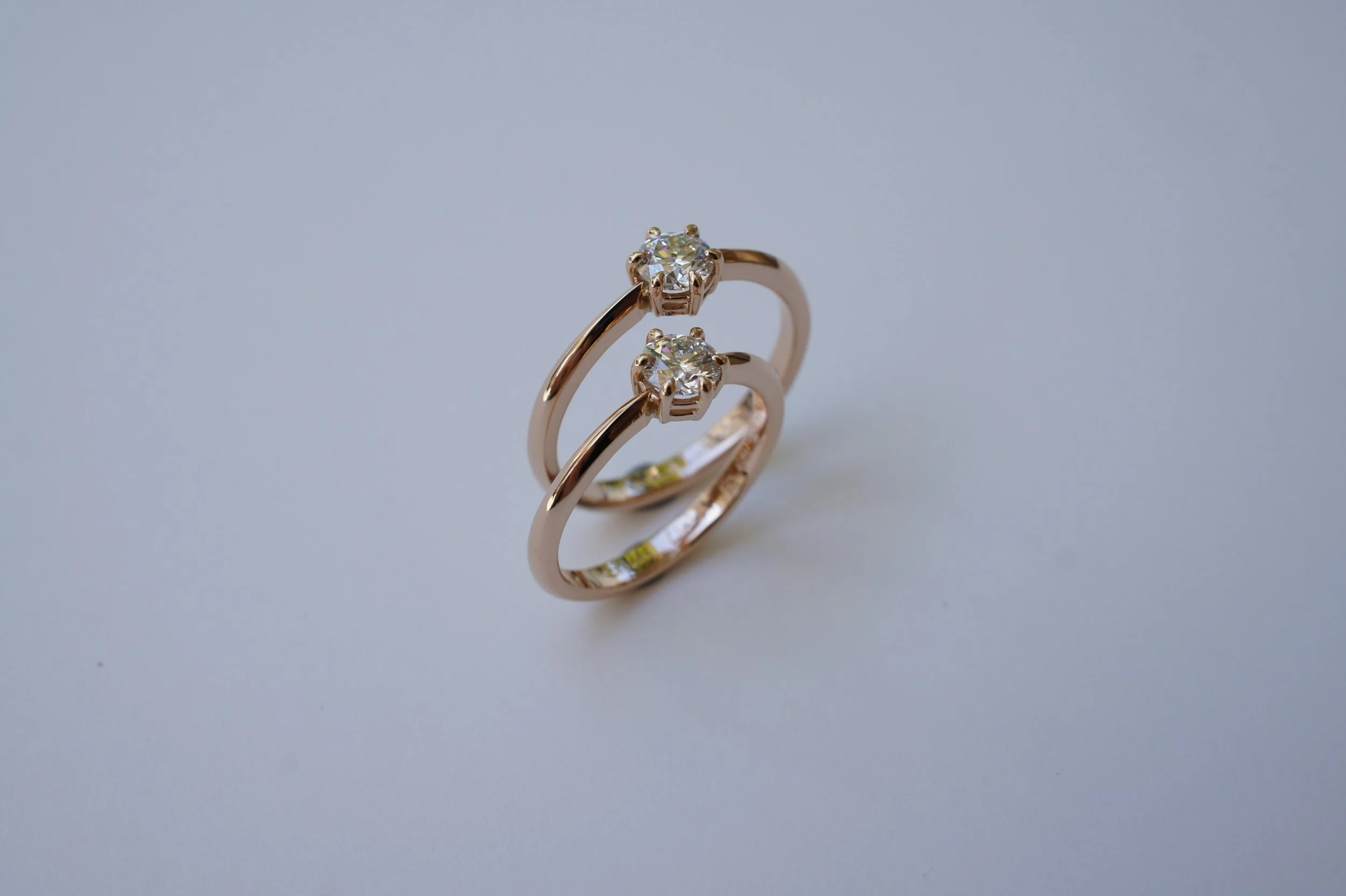 Verlobungsringe - Brillanten 0.65 Carat und 18 Karat Ökogelbgold.