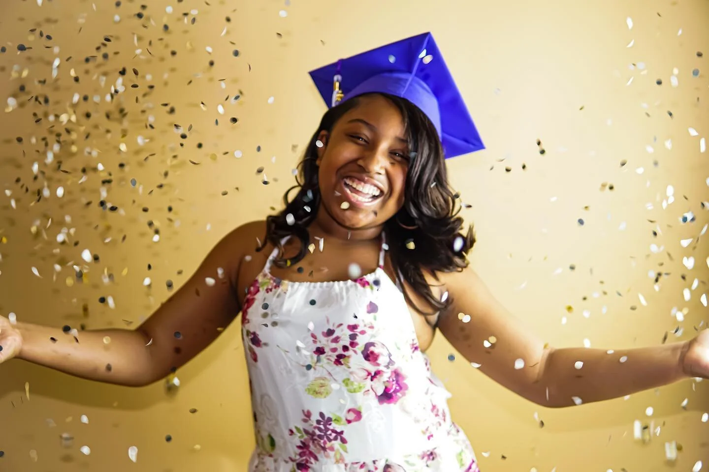 Congrats to all the 2021 graduates!! 🎓🎉 

&bull;DM me to book you or your child&rsquo;s graduation shoot!!
&bull;
&bull;
&bull;
#angelahartstudio #ahartstudio #dmvphotographer #graduationpictures #marylandphotographer