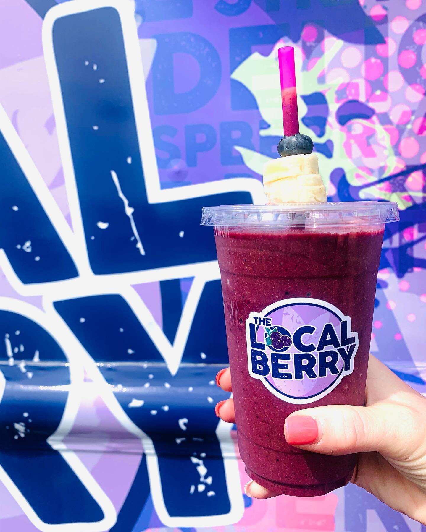 You can&rsquo;t buy happiness but you can now buy smoothies and that&rsquo;s close enough;) 
☆ We have been super excited to bring new a&ccedil;a&iacute; smoothies that are both healthy and yummy to the truck! 
Give them a try you won&rsquo;t regret 