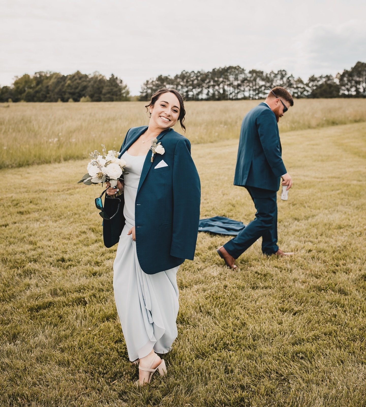 Wedding season, southern melons, and moving! ๐ฅ๐
Grateful for warmer weather, southern sweetness and all my friends and family who have helped me this month! ๐ซถ๐ผ
Cheers & blessings to all the newlyweds, too ๐๐ฅ