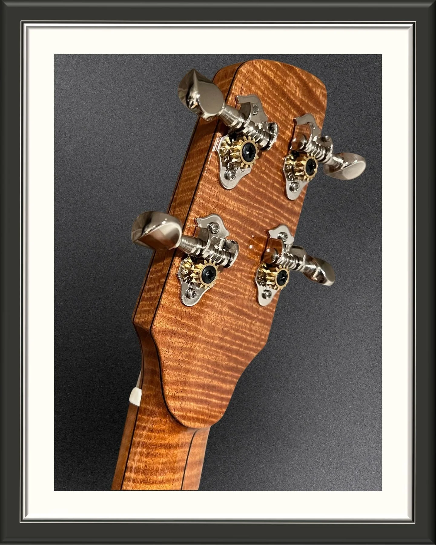 MachMachines Peony Custom Ukulele_headstock back