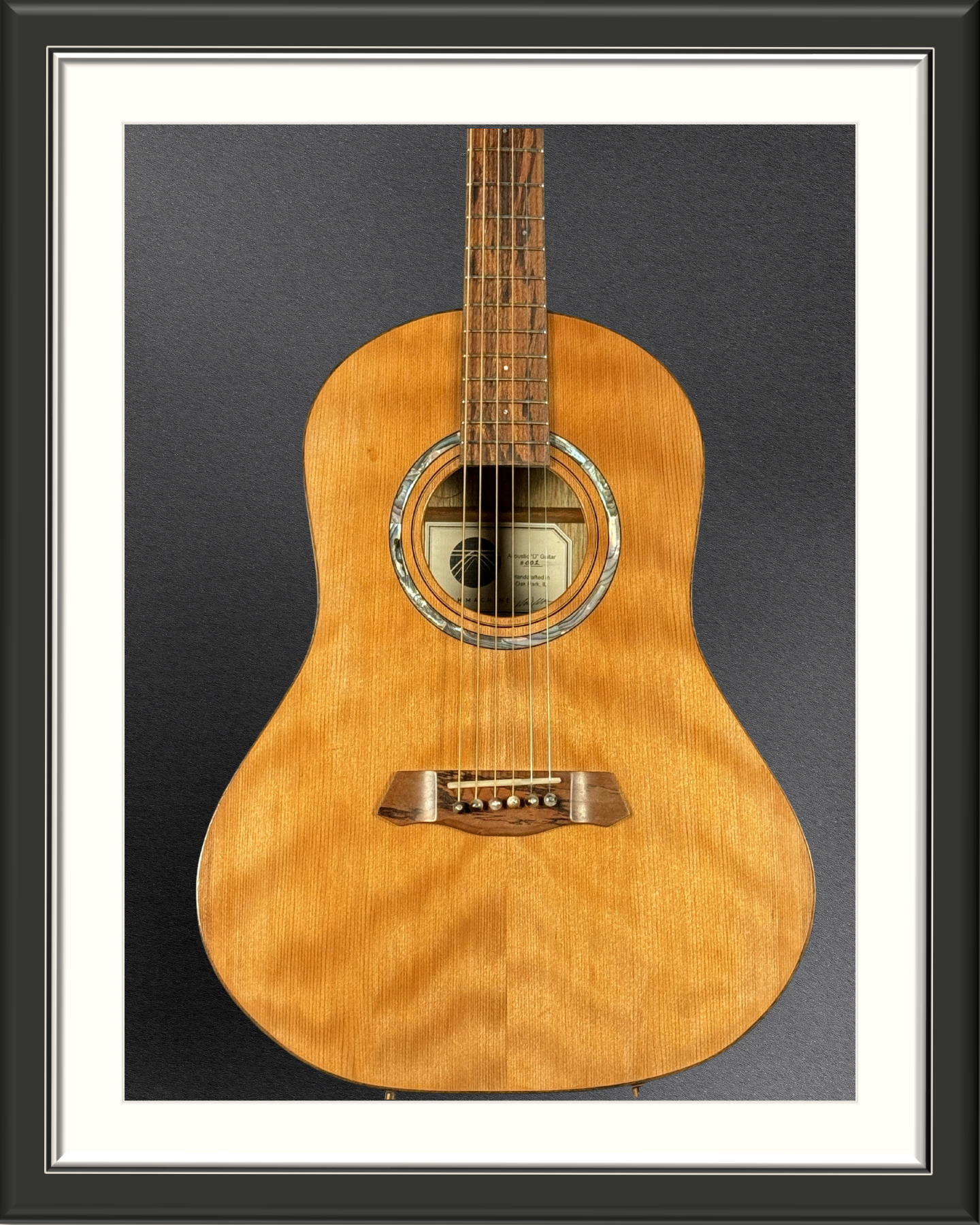 MachMachines Bell Model Acoustic Guitar in Redwood & Black Limba_front body