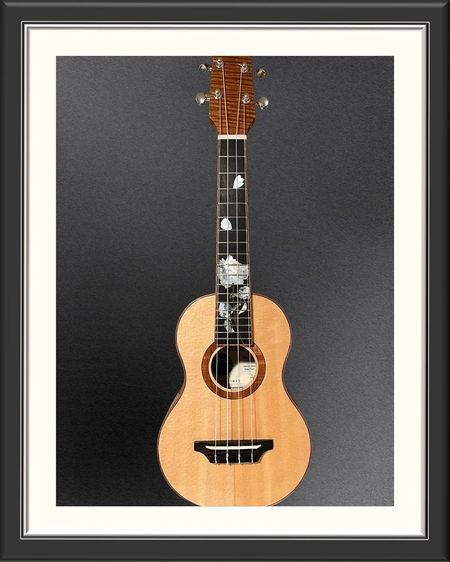 MachMachines Peony Custom Ukulele_full front