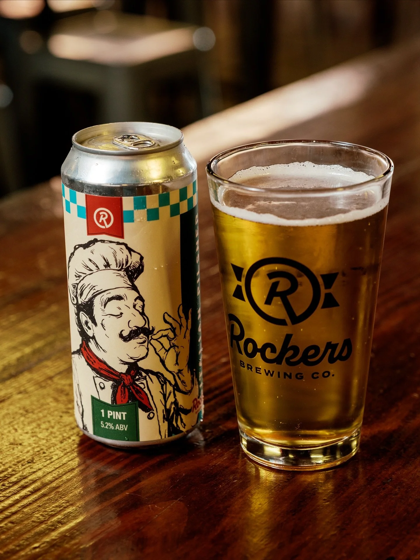 I&rsquo;ve been enjoying Rockers beers for nearly 20 years and now my art&rsquo;s on their Chef&rsquo;s Kiss Italian pilsner! 🇮🇹
We utilized Italian-influenced type, flag colors, and a hand-drawn chef mid-mwah! Trust me, this beer lives up to its n