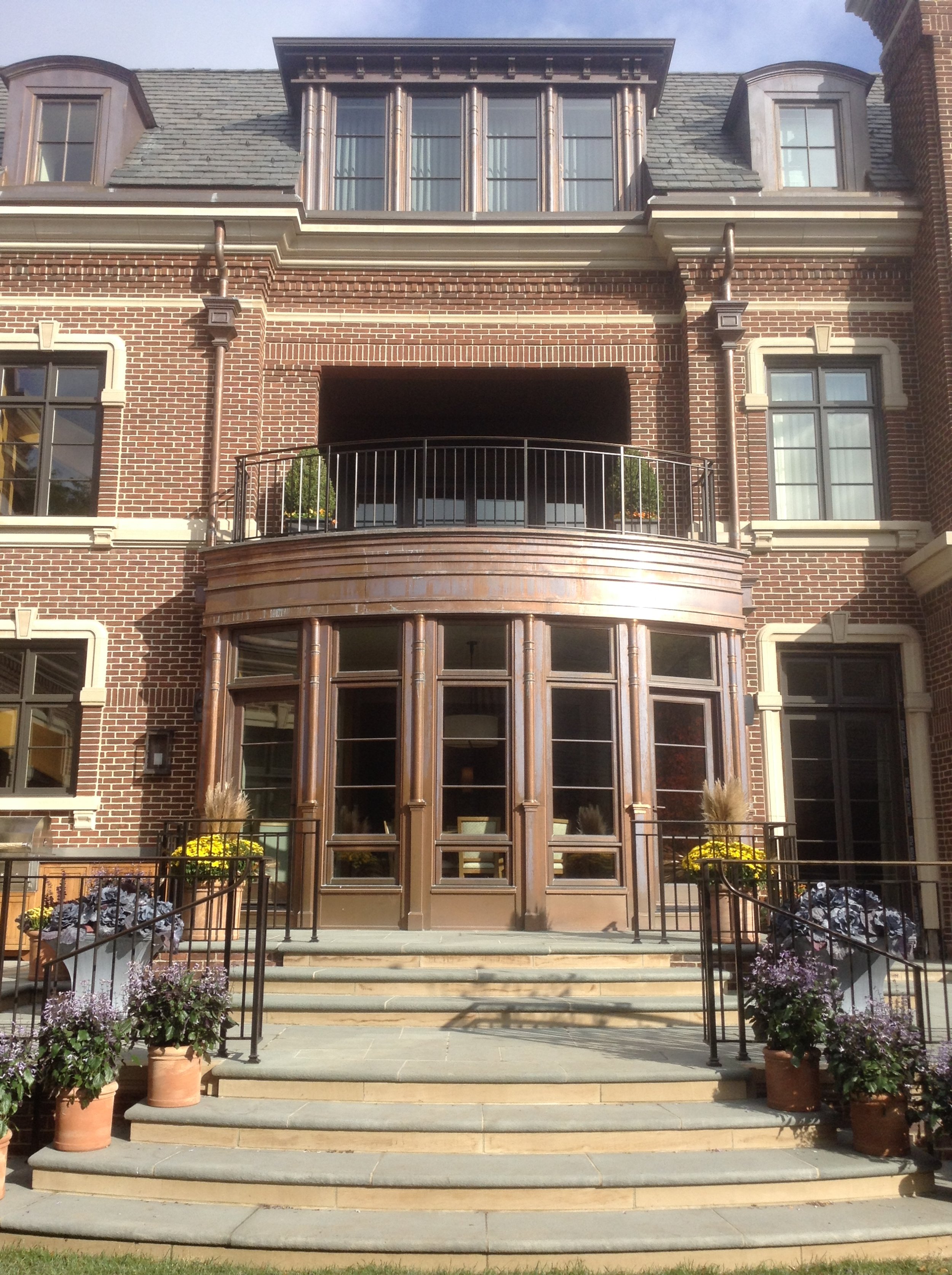 Exterior Breakfast bay.JPG