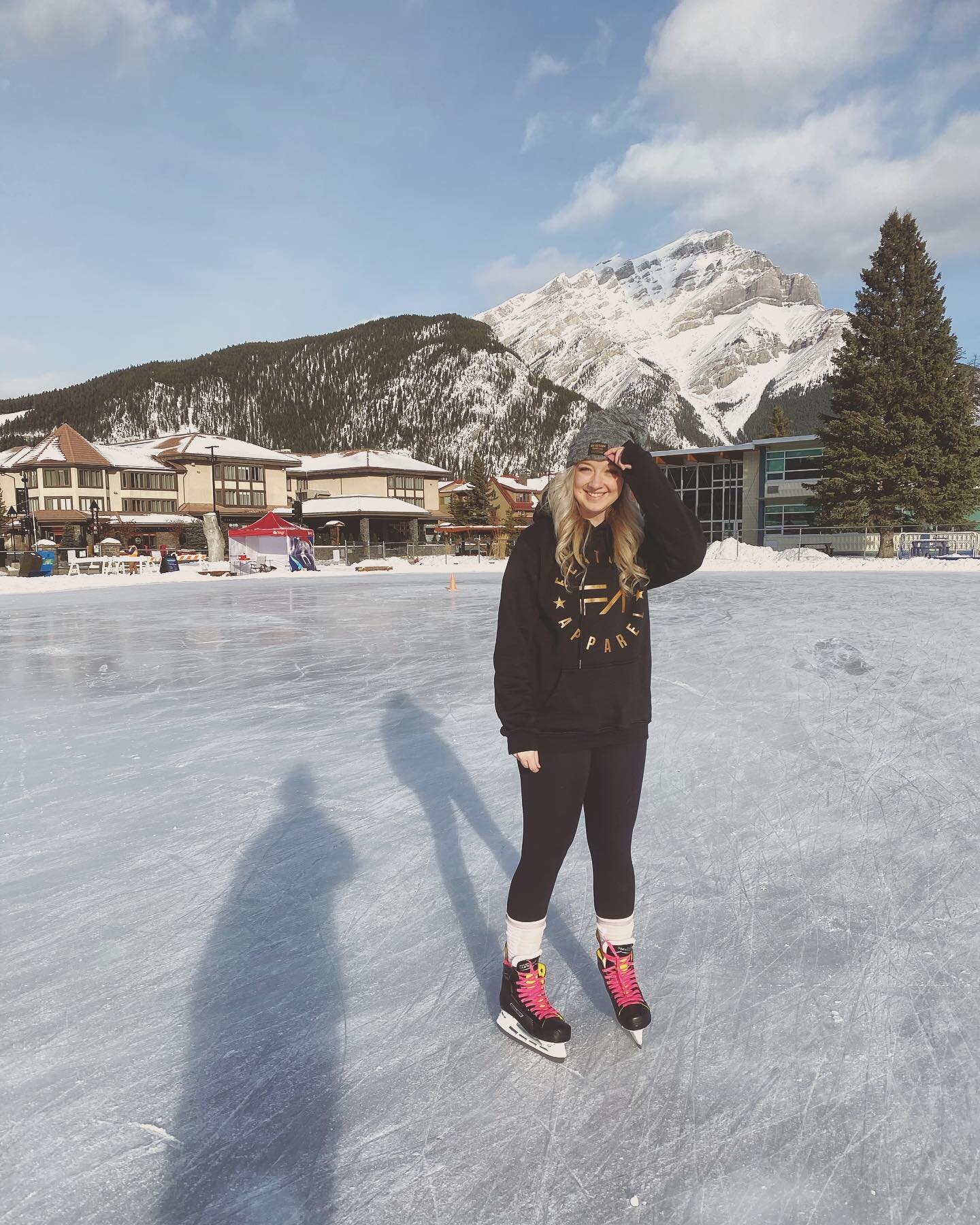 @flatoutapparel kept me toasty in Banff ❄️ 

Don&rsquo;t forget to #supportlocal