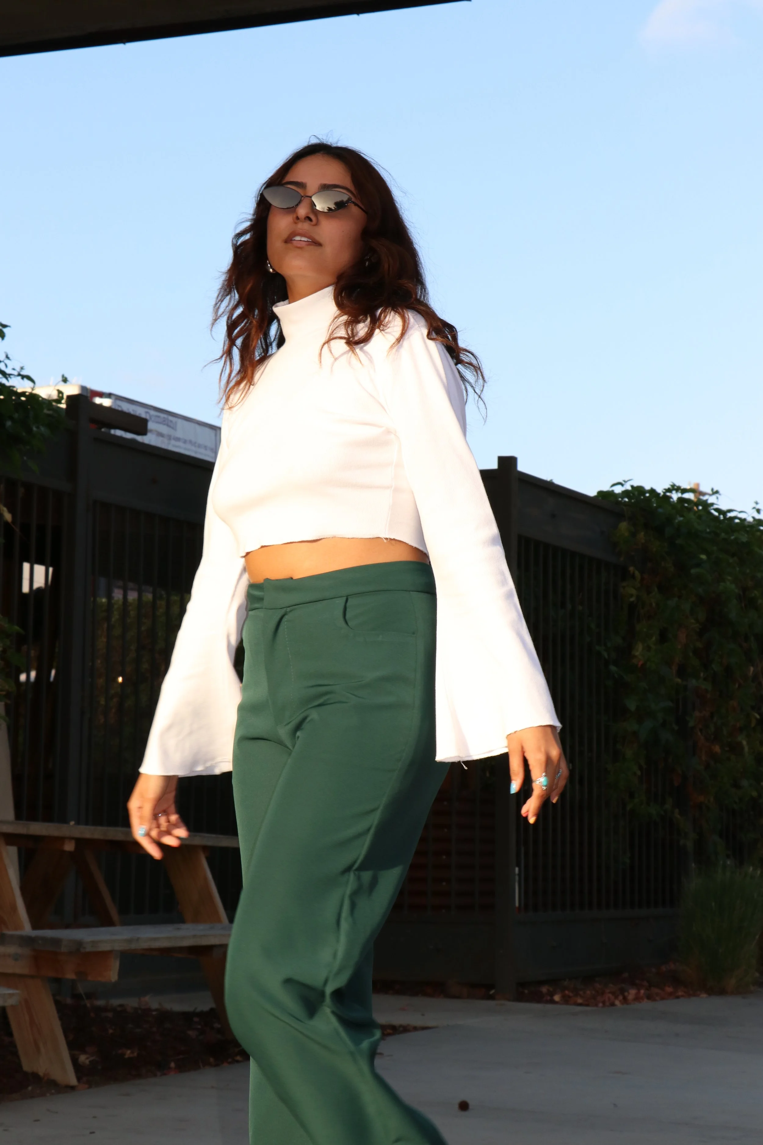 WHITE TURTLE NECK CROP TOP