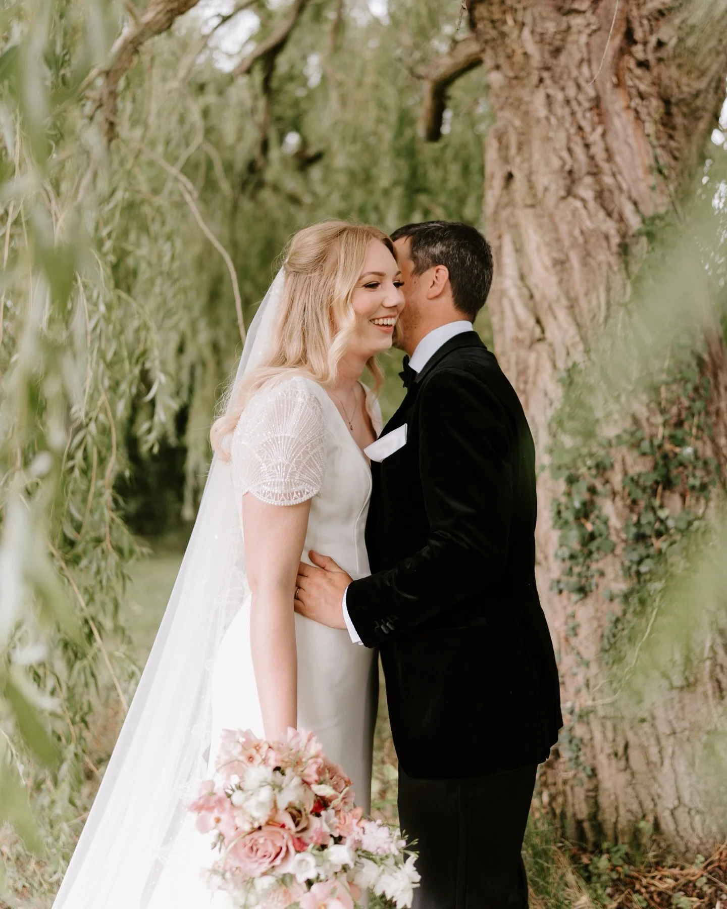 Have you ever seen a flower bar?! 🌸

Rachel and Daniel proving to everyone that DIY weddings can absolutely have the WOW factor&hellip;

Of course it helps when you run a production company 🤣 but the attention to detail on this day left me complete