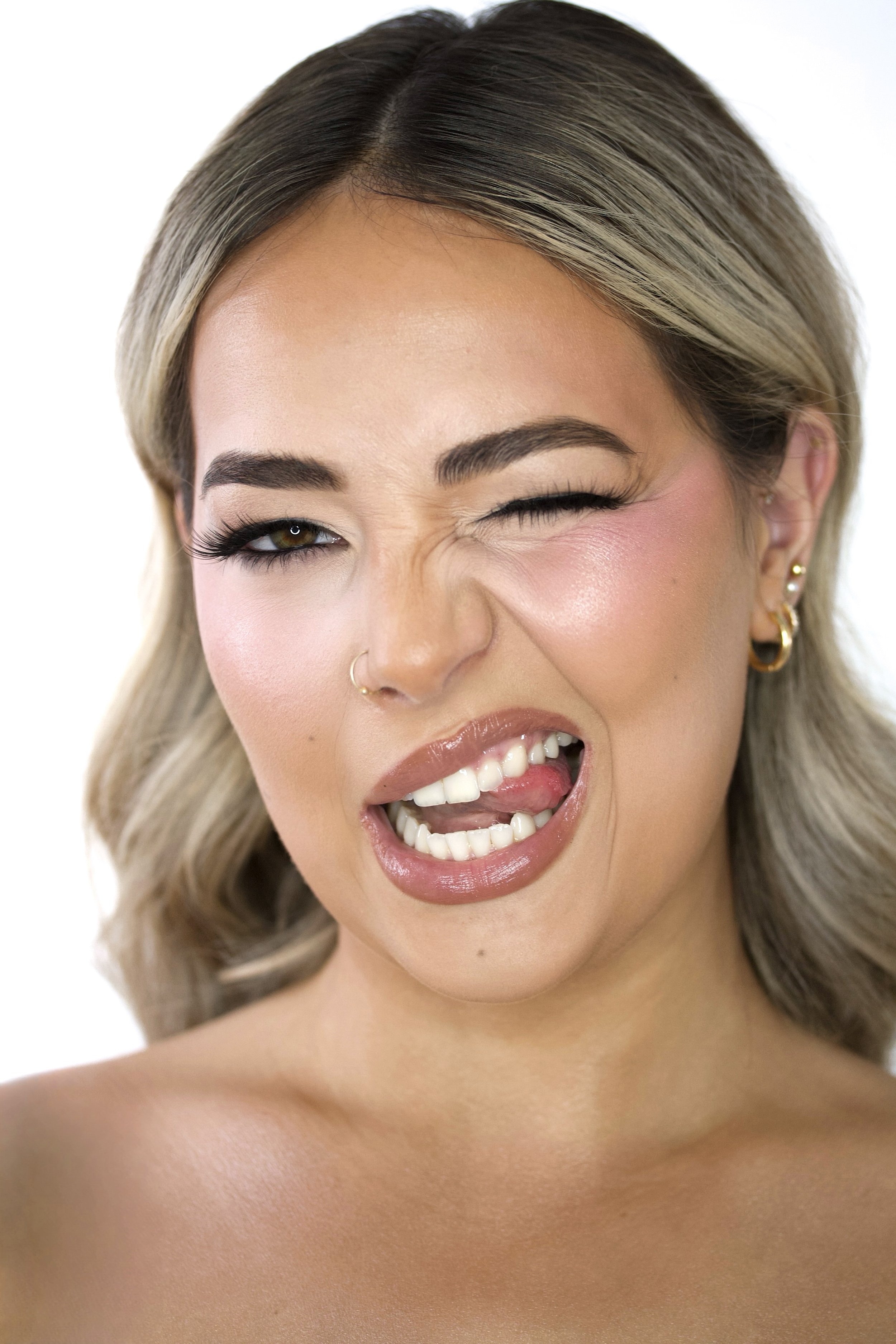 Facetune_30-03-2025-23-51-45.jpeg
