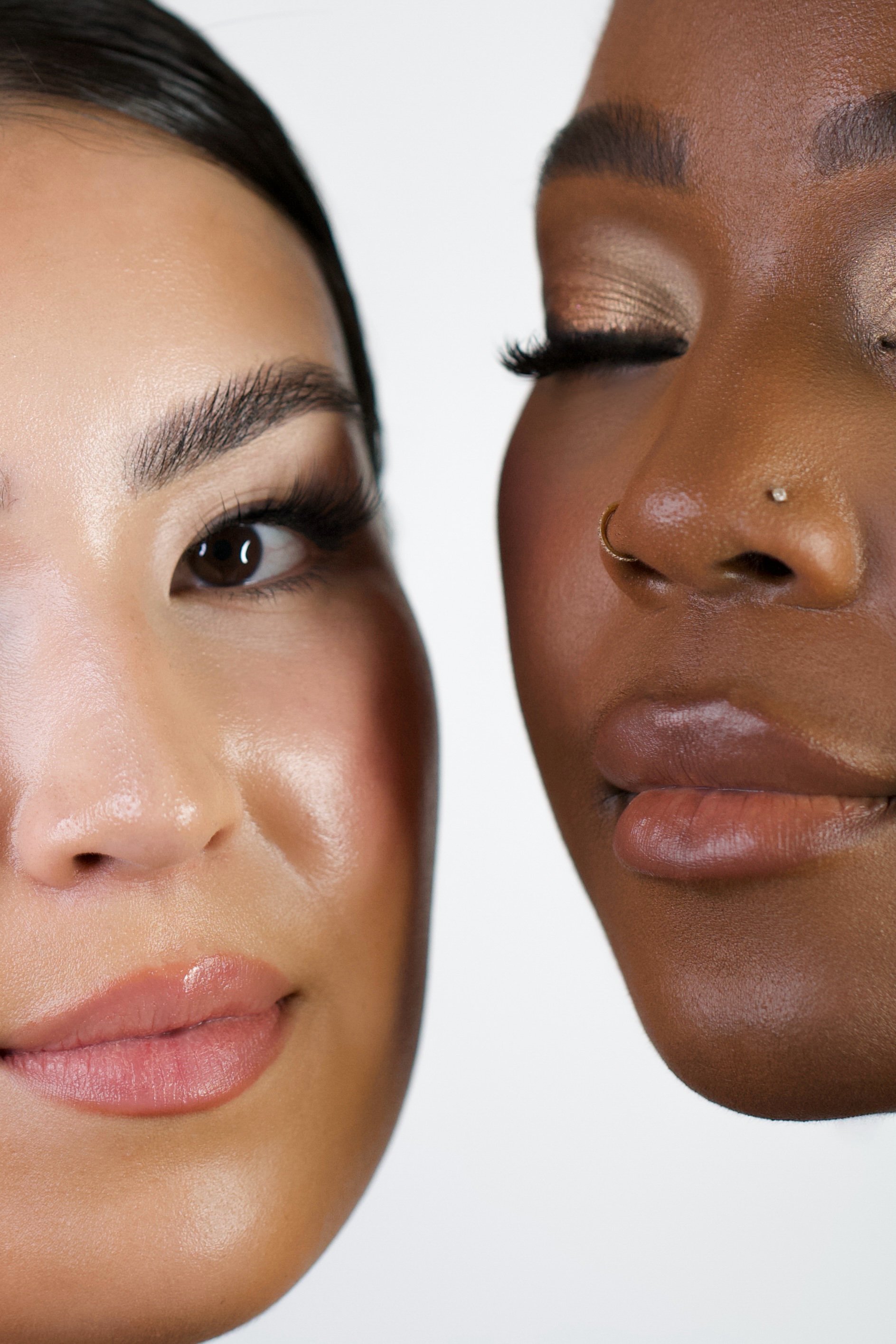 008 SMALL CONTOUR + HIGHLIGHT BRUSH