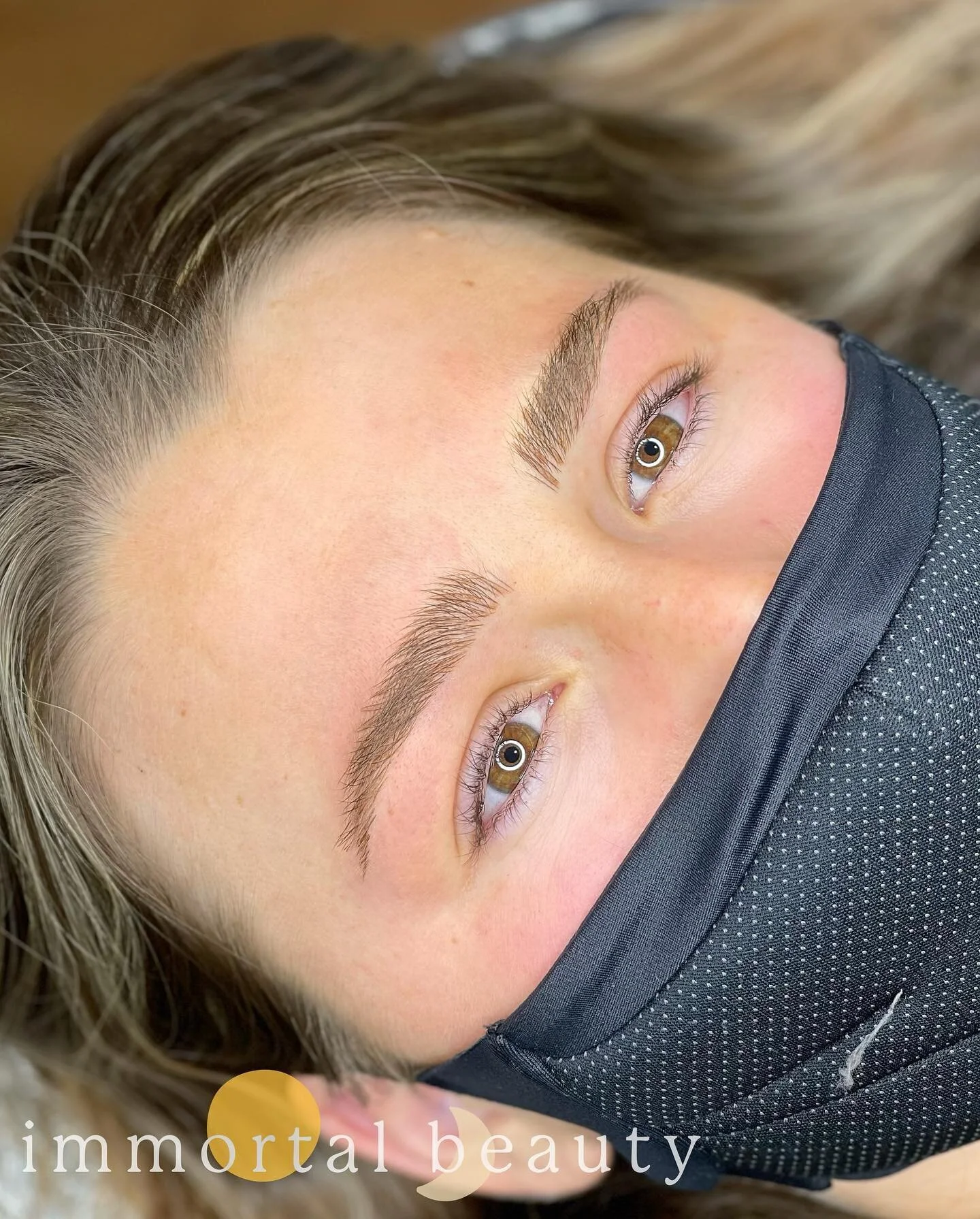 Ok so like always, I haven&rsquo;t been great about posting. 
But, aren&rsquo;t these brows dreamy?!😍💭

Adding some fluff and an arch makes all the difference! Swipe through to see an upclose, and before picture!

Service-microblading &amp; shading