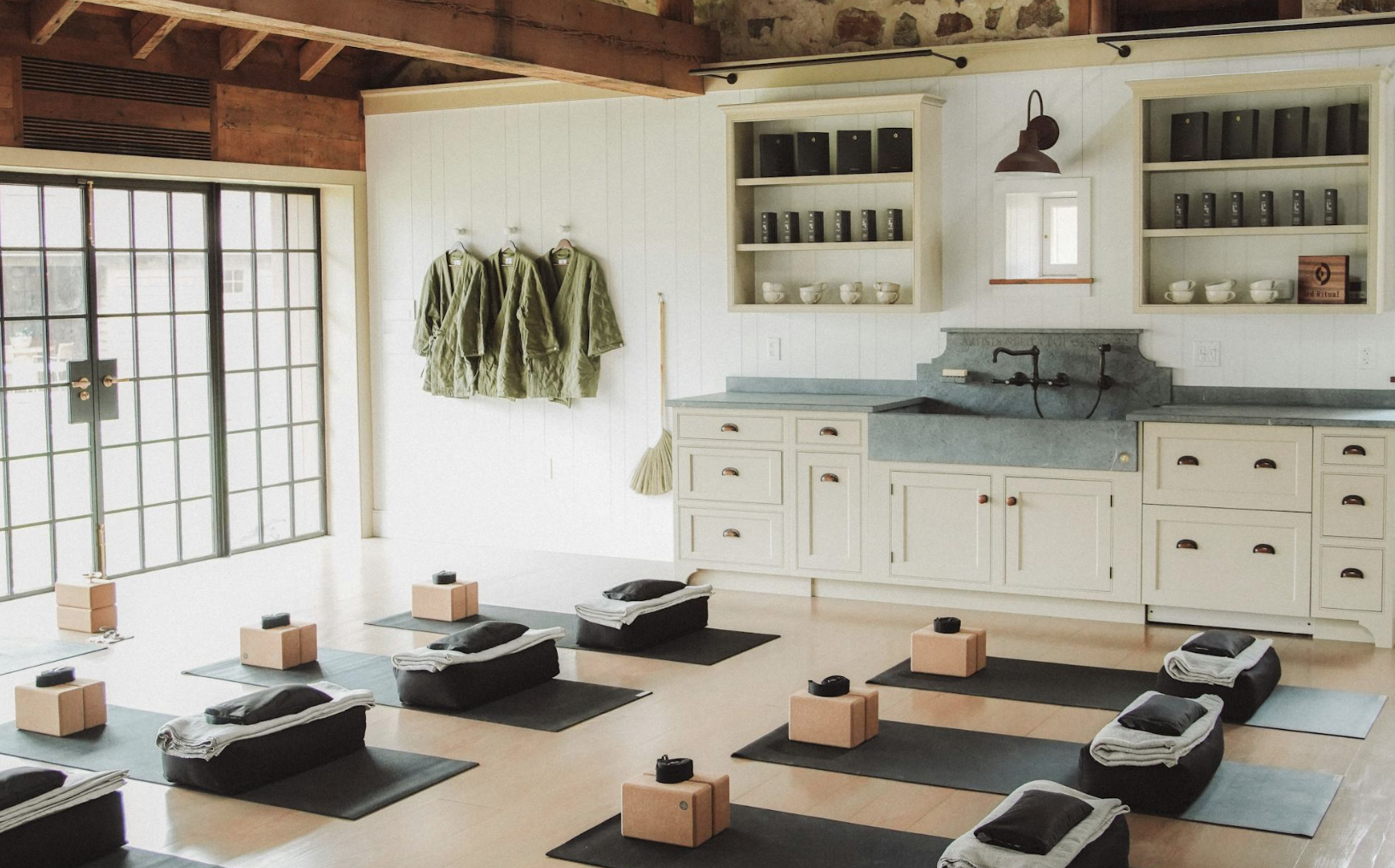 BLOOM STUDIOA.png