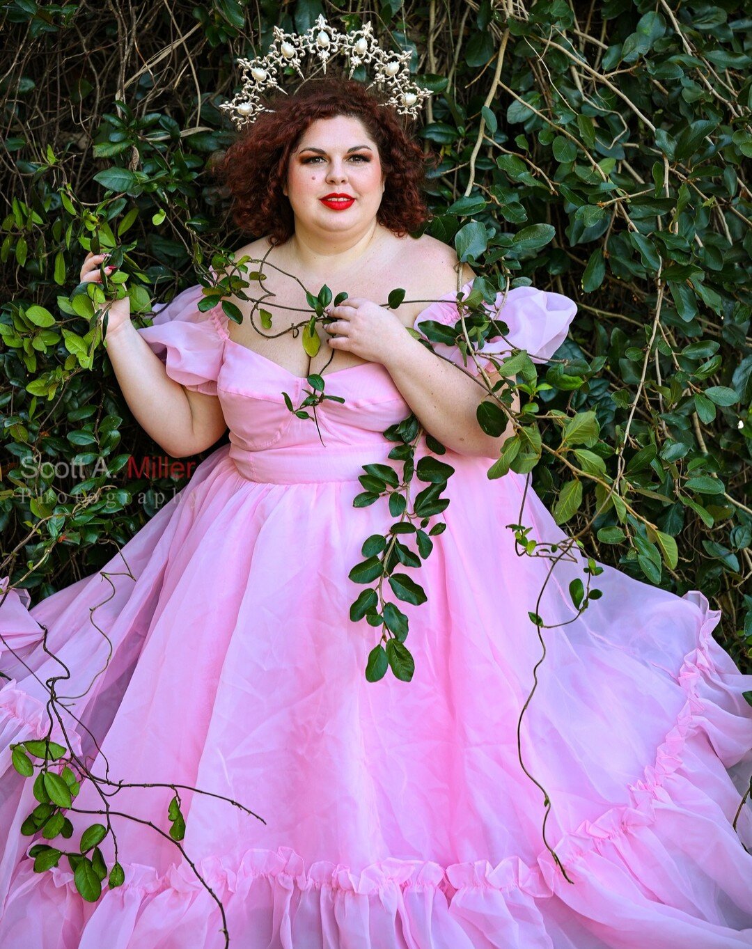 Made this portrait earlier this year and had just gone back and looked through the session. There is something about this with the dress, the vines her expression that draws in my attention. 

#dress #pose #portrait #orlando #seniorphoto #teenphotogr