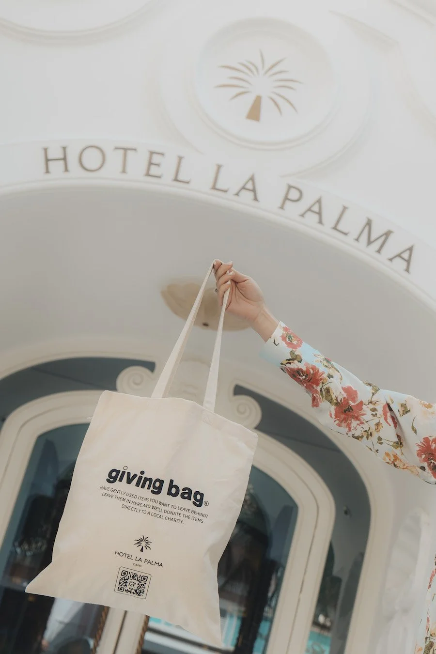 Guests Giving at Hotel La Palma 